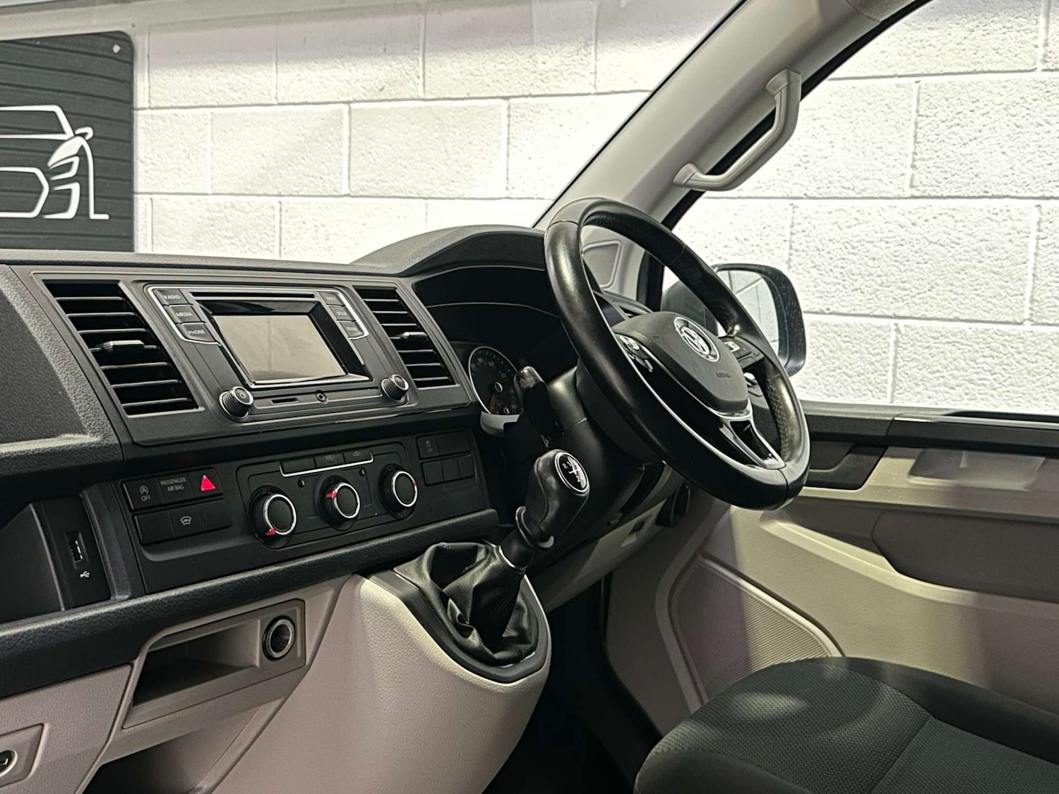 Used Volkswagen Transporter 2019 for sale - 76618873: Photo 10