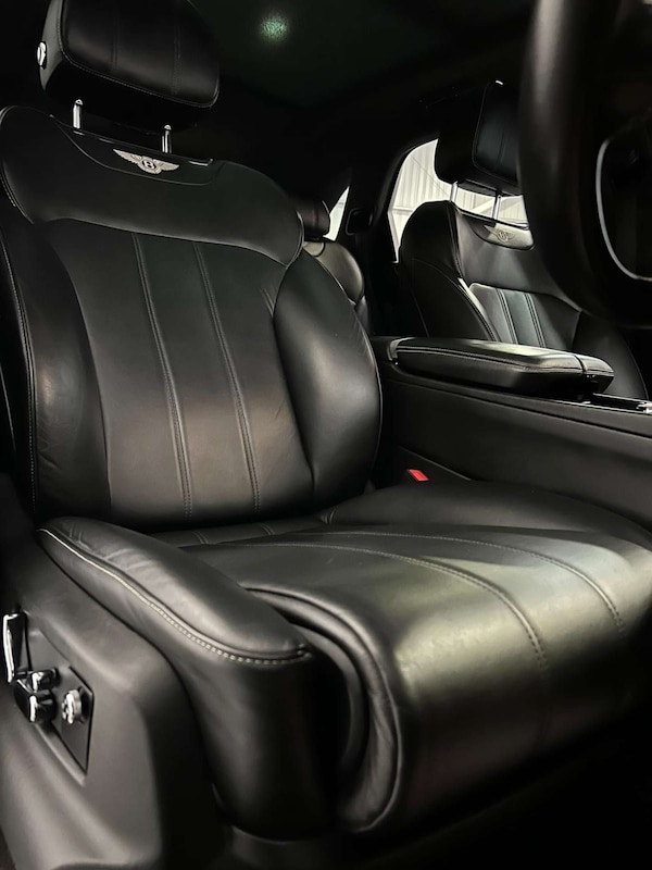 Used Bentley Bentayga 2017 for sale - 74062325: Photo 34