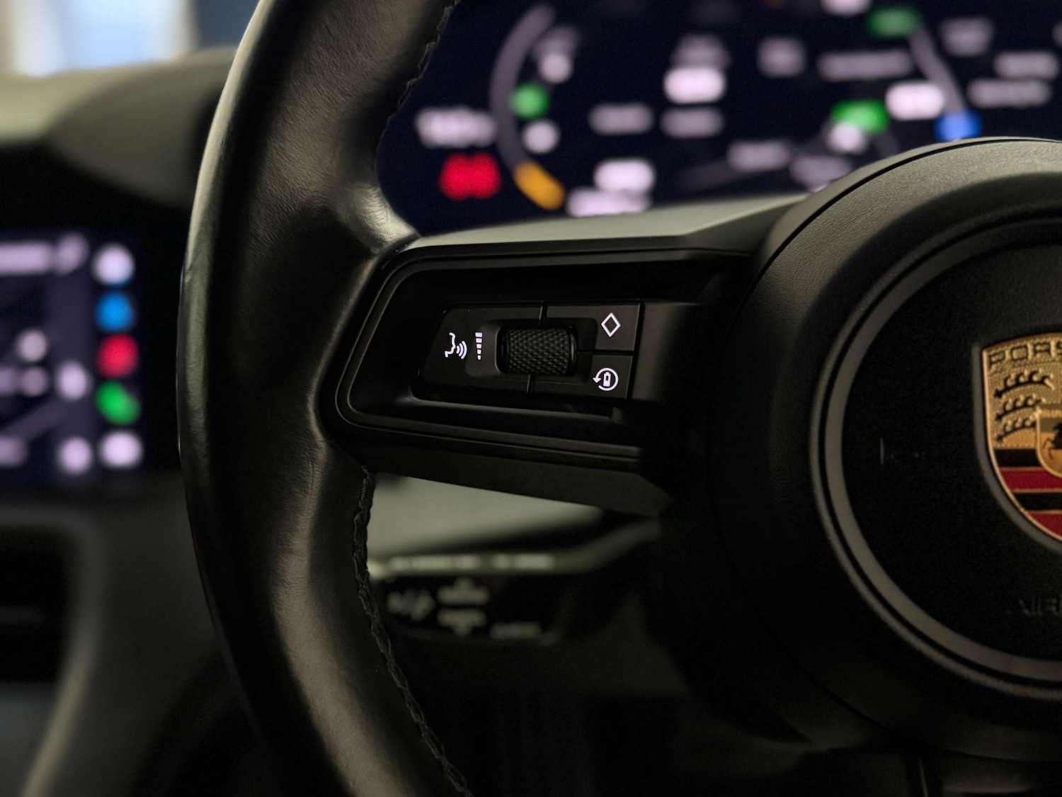 Used Porsche Taycan 2020 for sale - 77765801: Photo 22