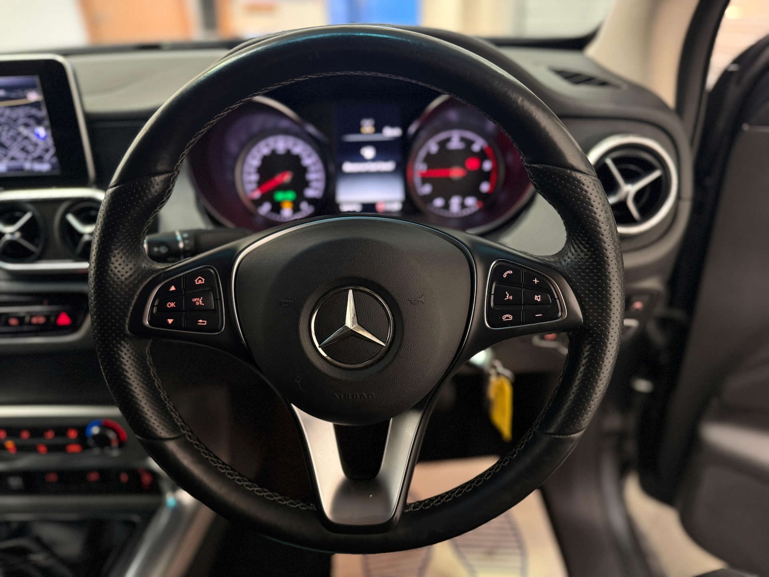 Used Mercedes-Benz X Class 2018 for sale - 77268904: Photo 12