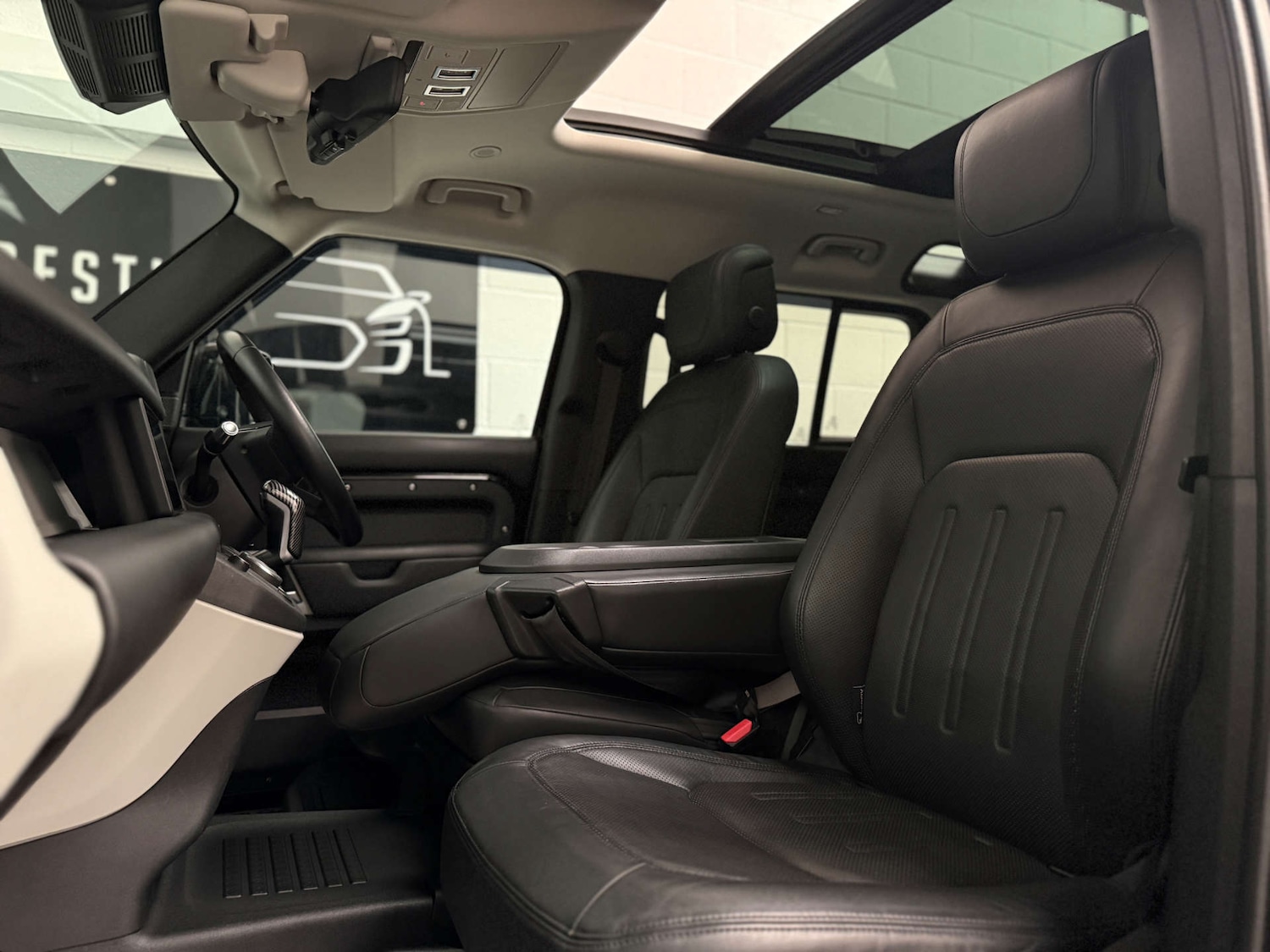 Used Land Rover Defender 2020 for sale - 77946375: Photo 15