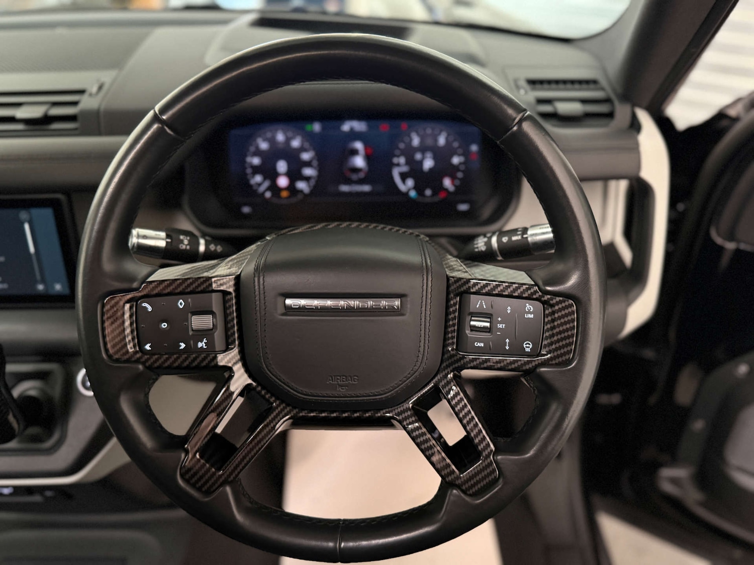 Used Land Rover Defender 2020 for sale - 77946375: Photo 18