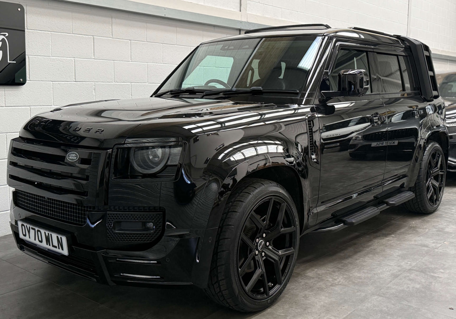 Used Land Rover Defender 2020 for sale - 77946375: Photo 3