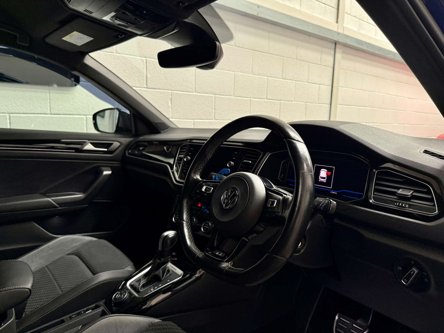 Used Volkswagen T-Roc 2019 for sale - 76601228: Photo 14