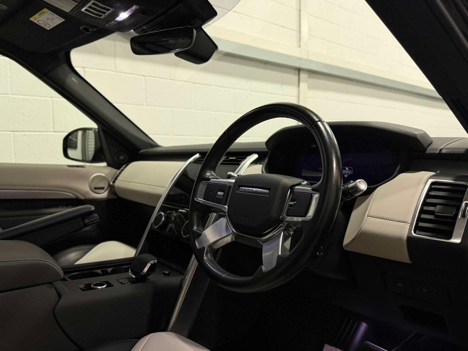 Used Land Rover Discovery 2021 for sale - 76690723: Photo 15