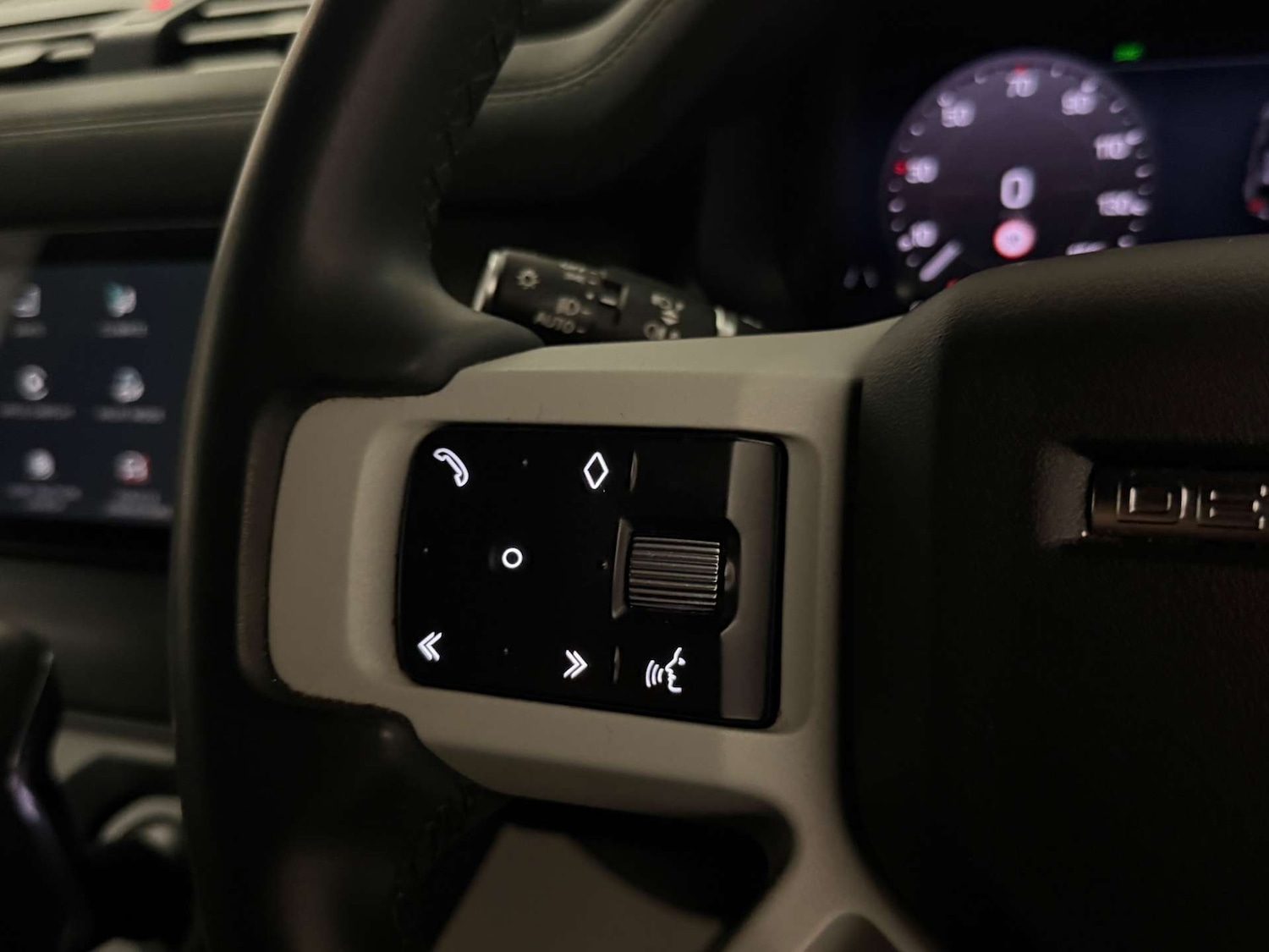 Used Land Rover Defender 2023 for sale - 77556737: Photo 25