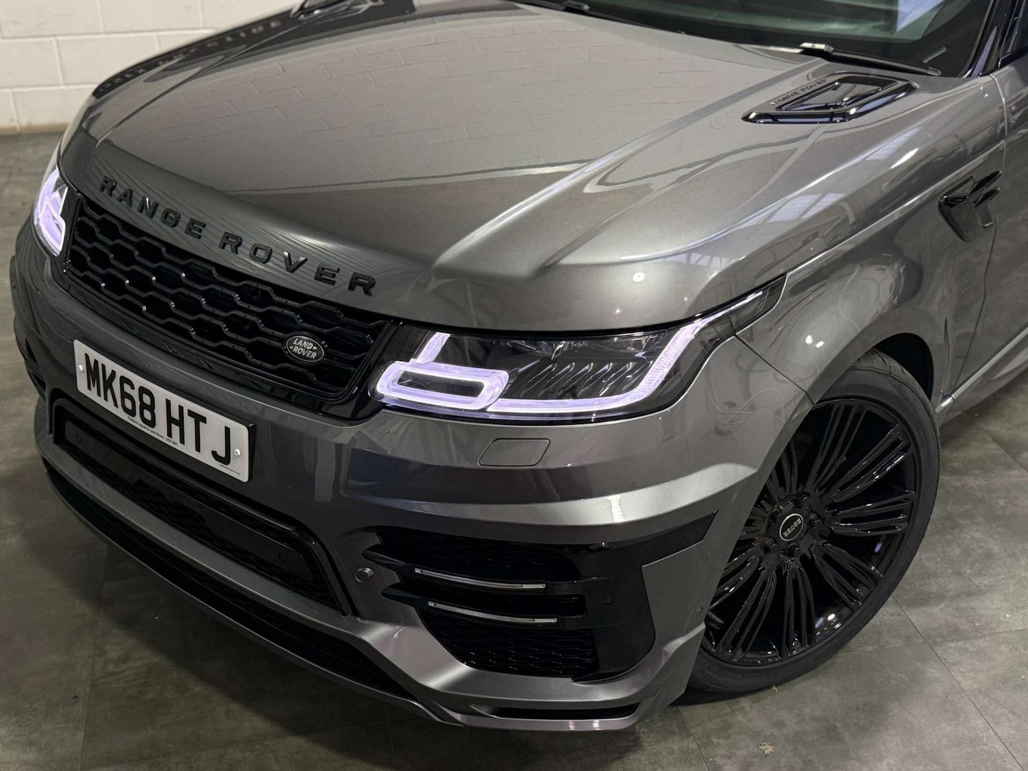Used Land Rover Range Rover Sport 2018 for sale - 76307935: Photo 11
