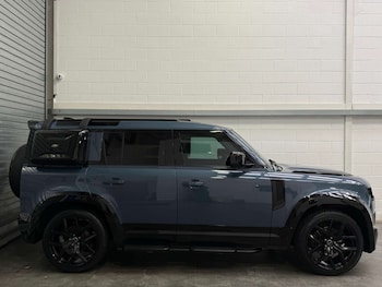 Used Land Rover Defender 2021 for sale - 76277766: Photo 4
