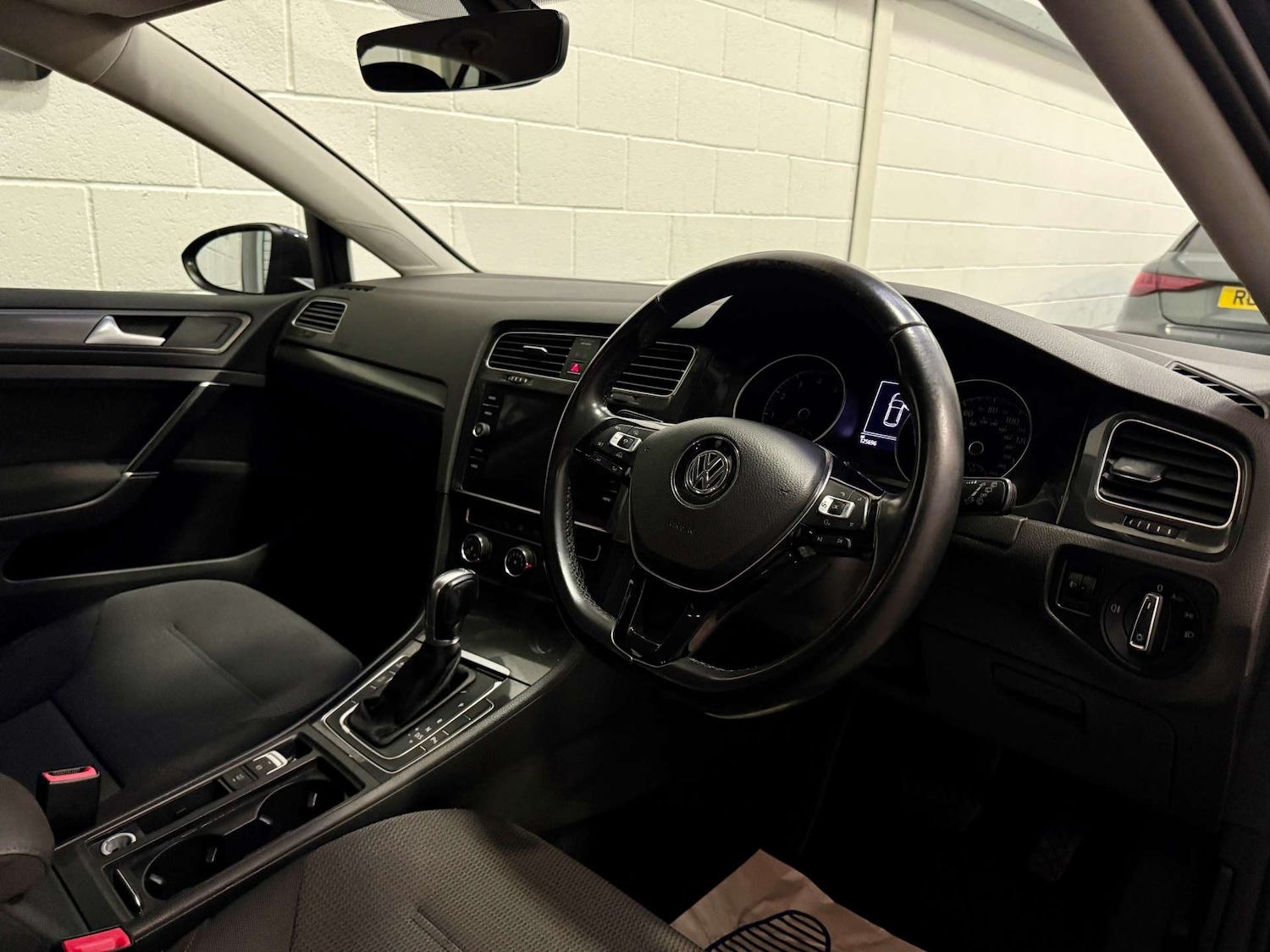 Used Volkswagen Golf 2017 for sale - 76931119: Photo 14