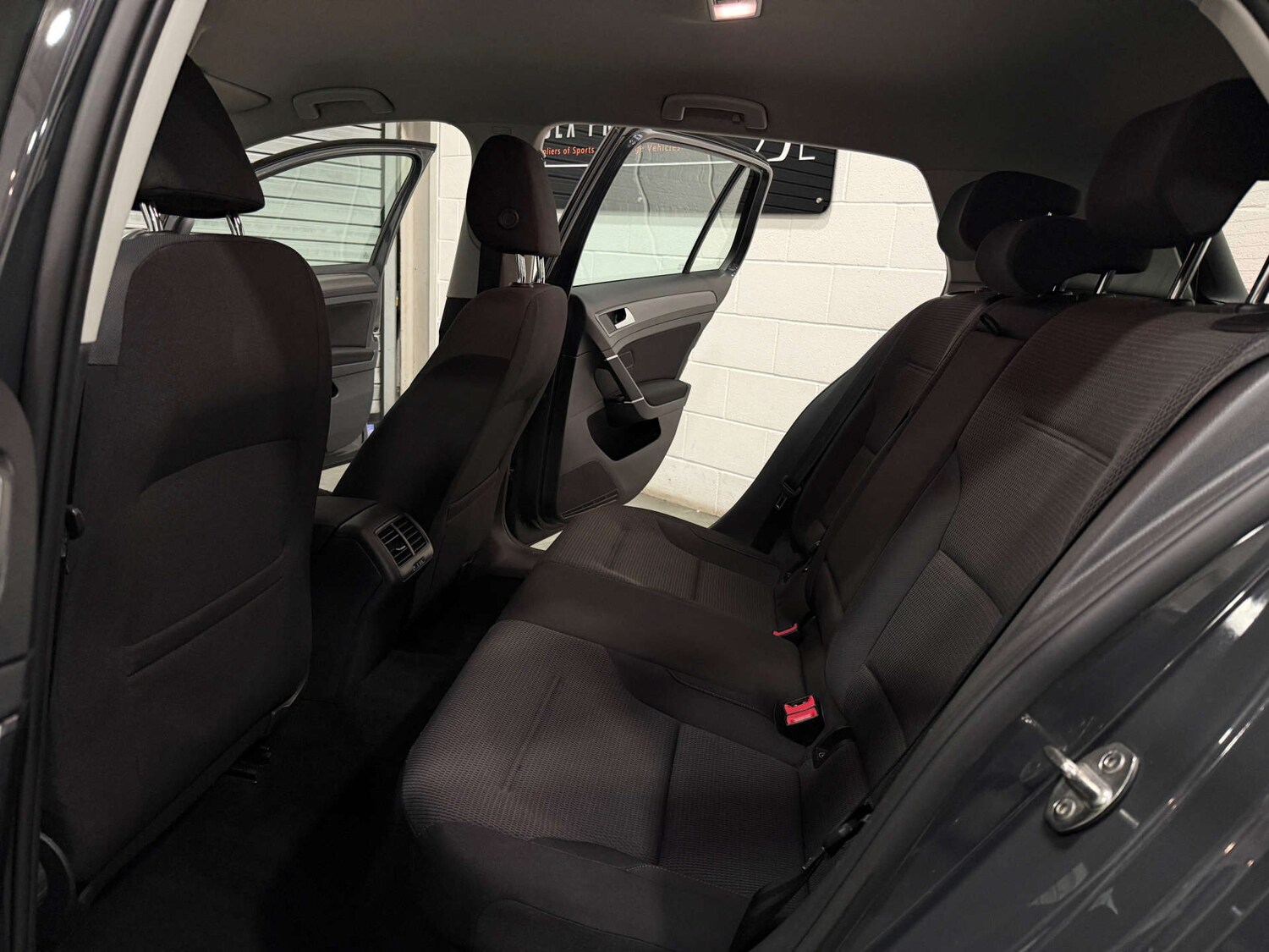 Used Volkswagen Golf 2017 for sale - 76931119: Photo 18