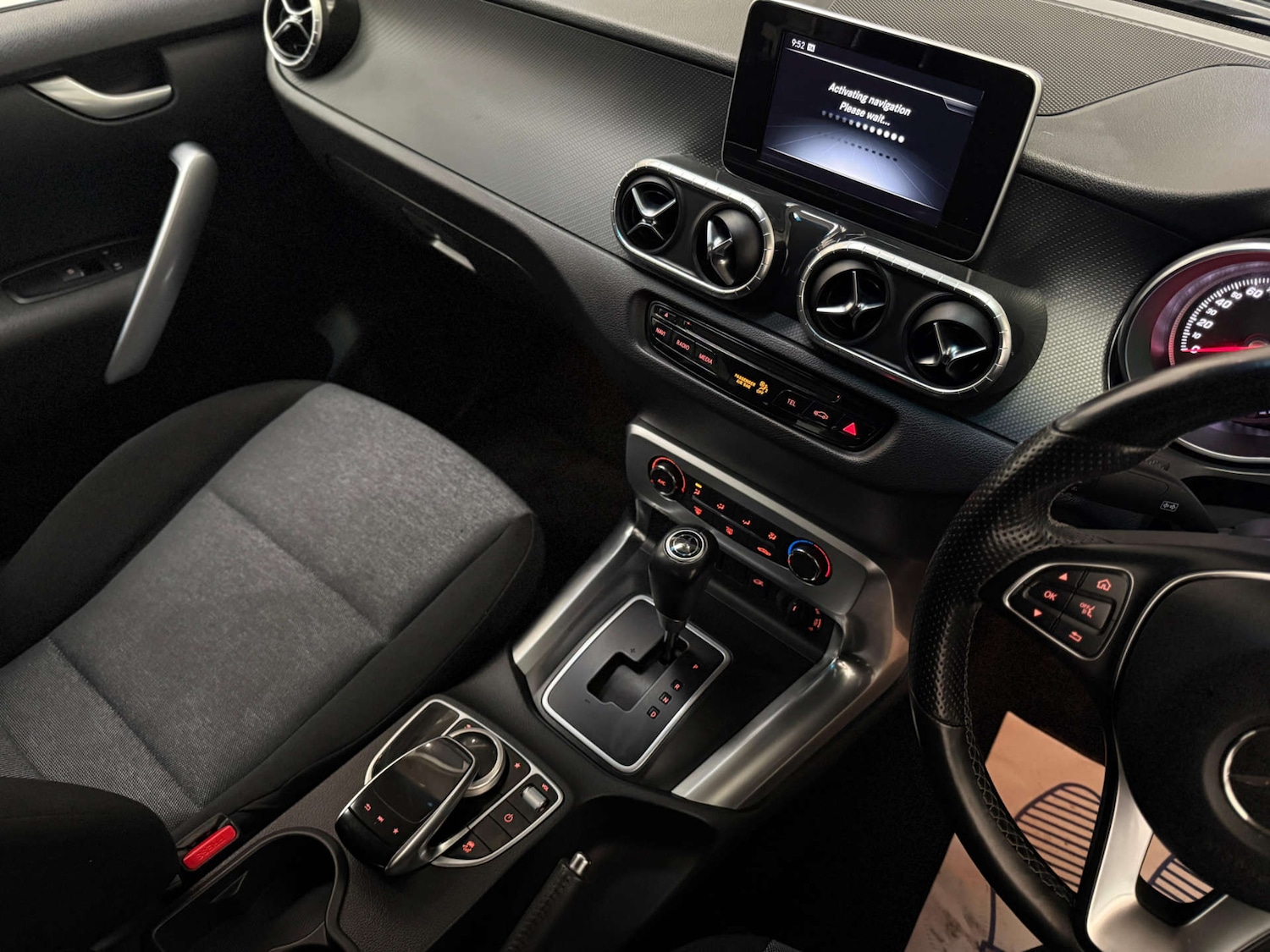 Used Mercedes-Benz X-Class 2018 for sale - 76127611: Photo 17