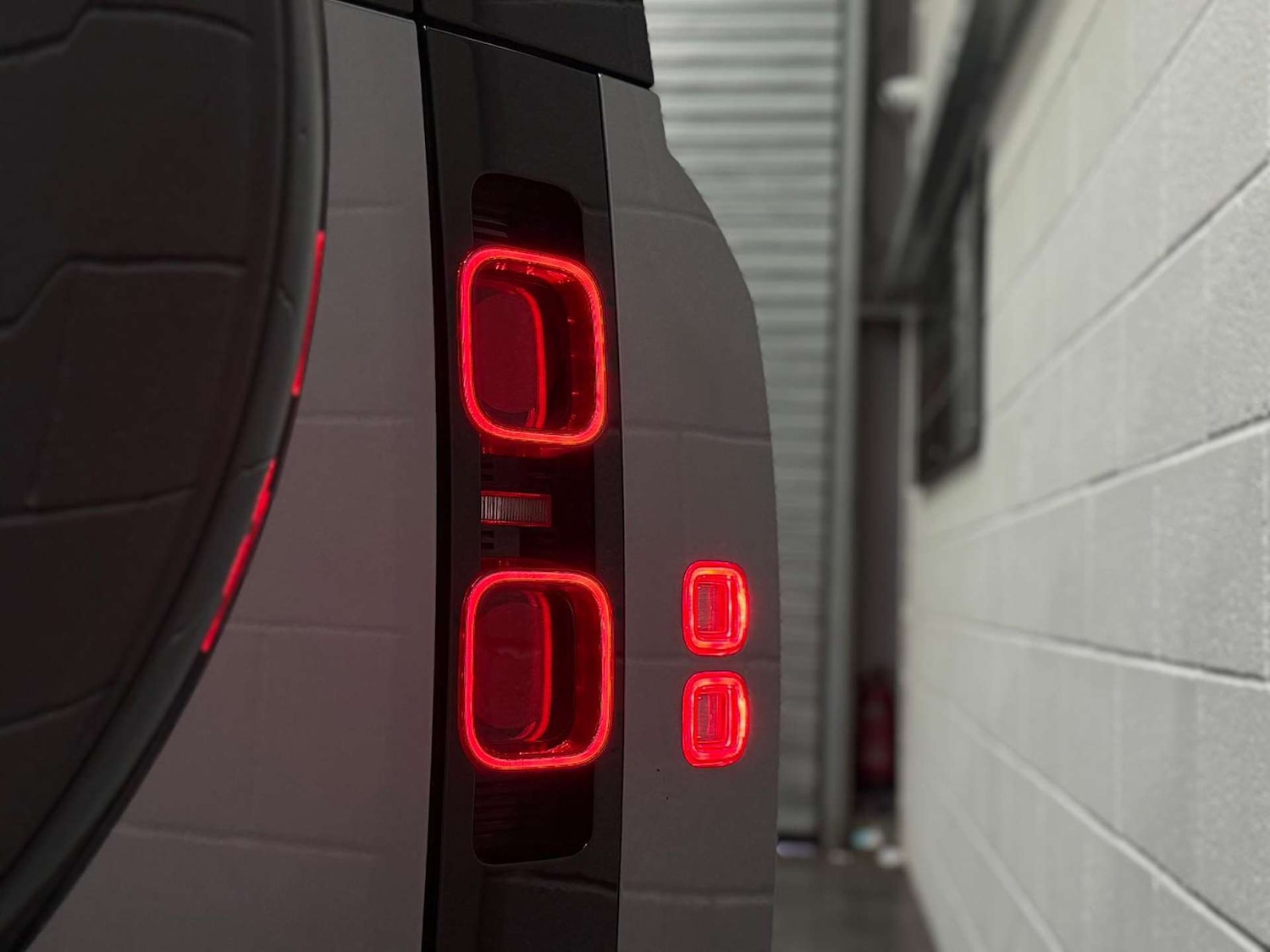 Used Land Rover Defender 2024 for sale - 78045081: Photo 12