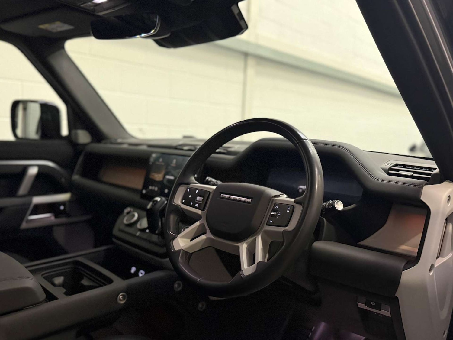 Used Land Rover Defender 2024 for sale - 78045081: Photo 15