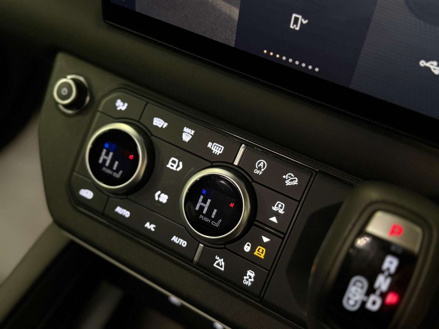 Used Land Rover Defender 2024 for sale - 78045081: Photo 23