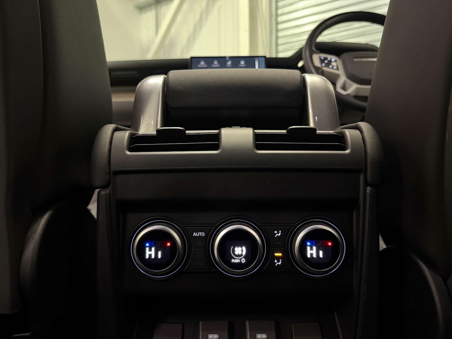 Used Land Rover Defender 2024 for sale - 78045081: Photo 28