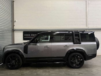 Used Land Rover Defender 2024 for sale - 78045081: Photo