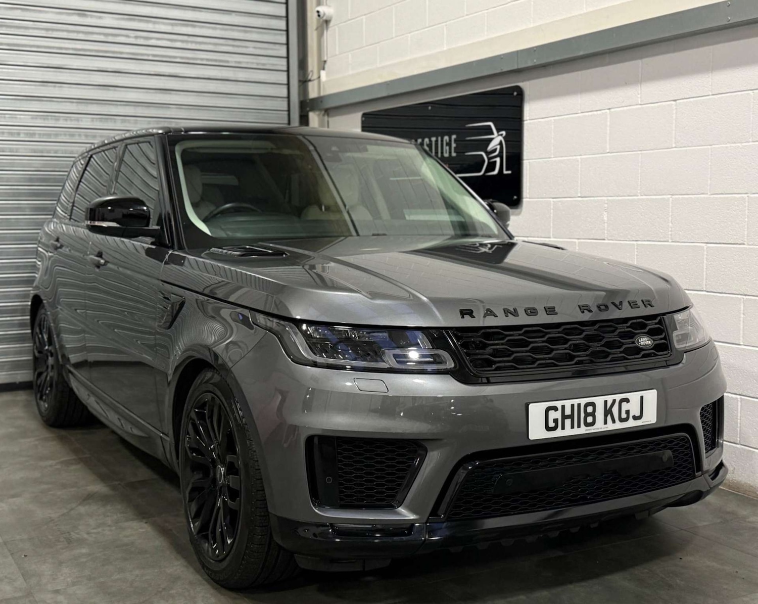 Used Land Rover Range Rover Sport 2018 for sale - 76347353: Photo 1