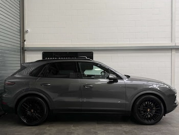 Used Porsche Cayenne 2019 for sale - 76277780: Photo