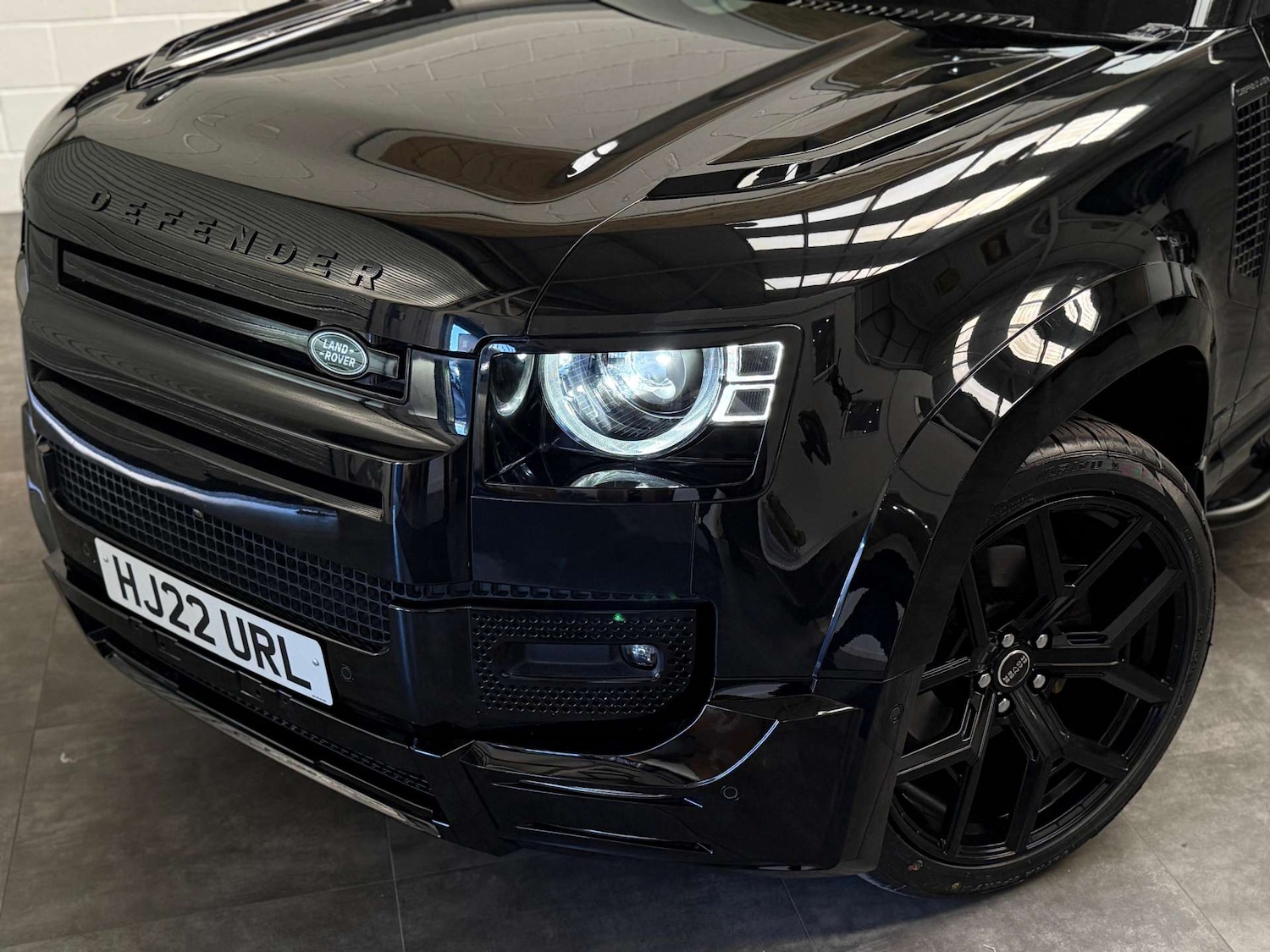 Used Land Rover Defender 2022 for sale - 77988227: Photo 11