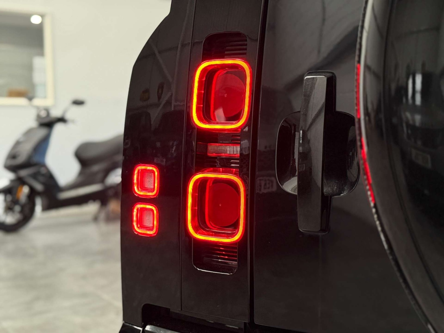 Used Land Rover Defender 2022 for sale - 77988227: Photo 12