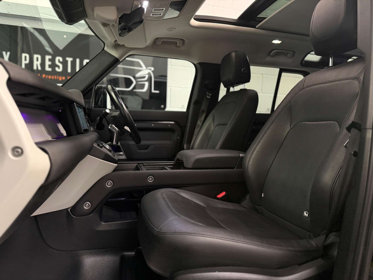 Used Land Rover Defender 2022 for sale - 77988227: Photo 17