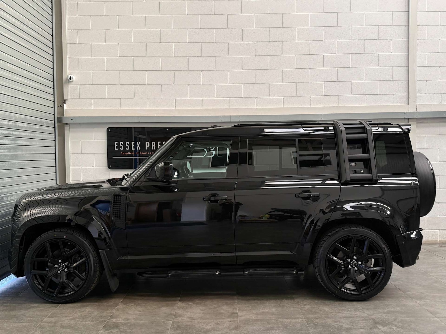 Used Land Rover Defender 2022 for sale - 77988227: Photo 4