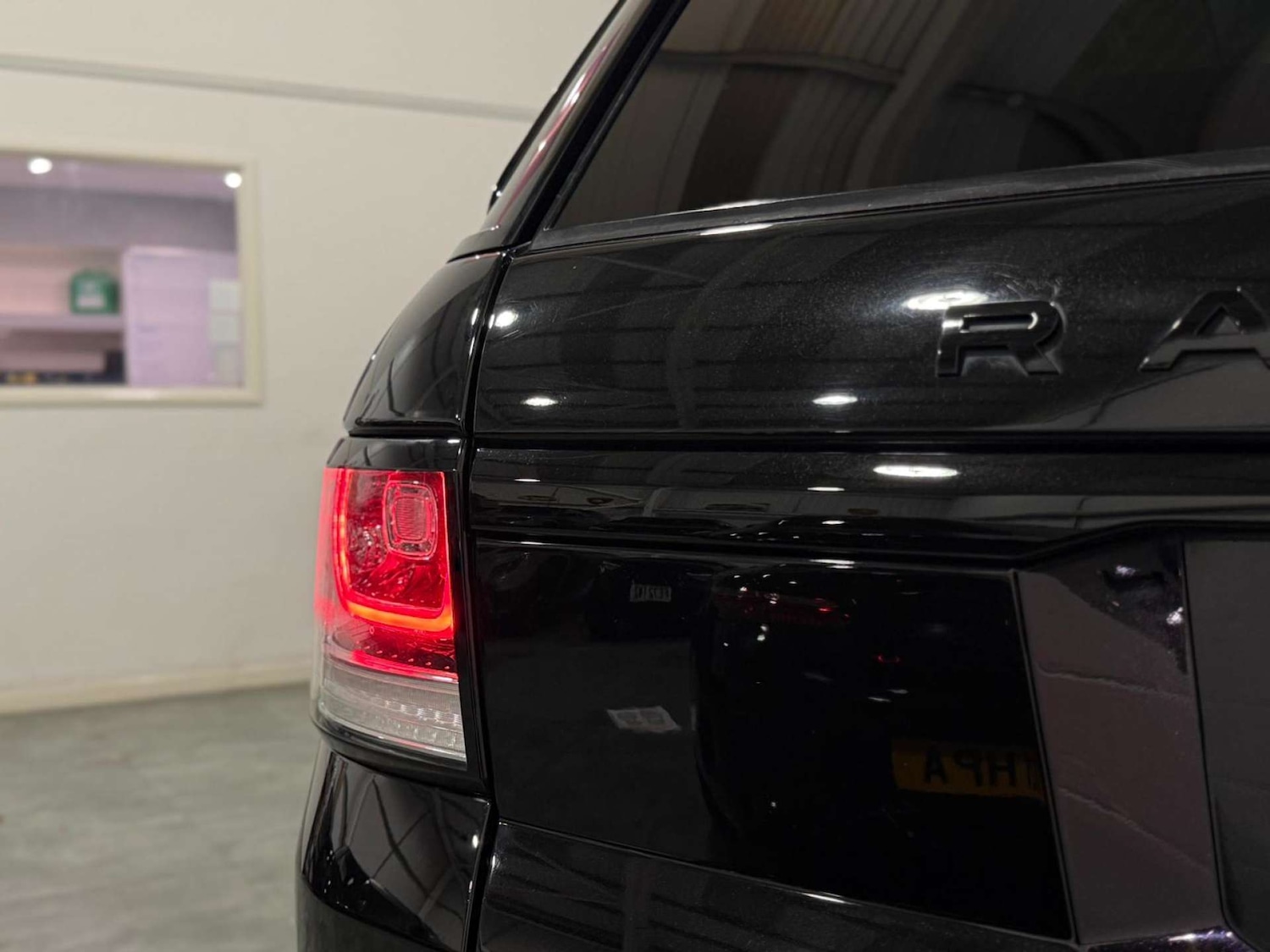 Used Land Rover Range Rover Sport 2016 for sale - 76659845: Photo 10