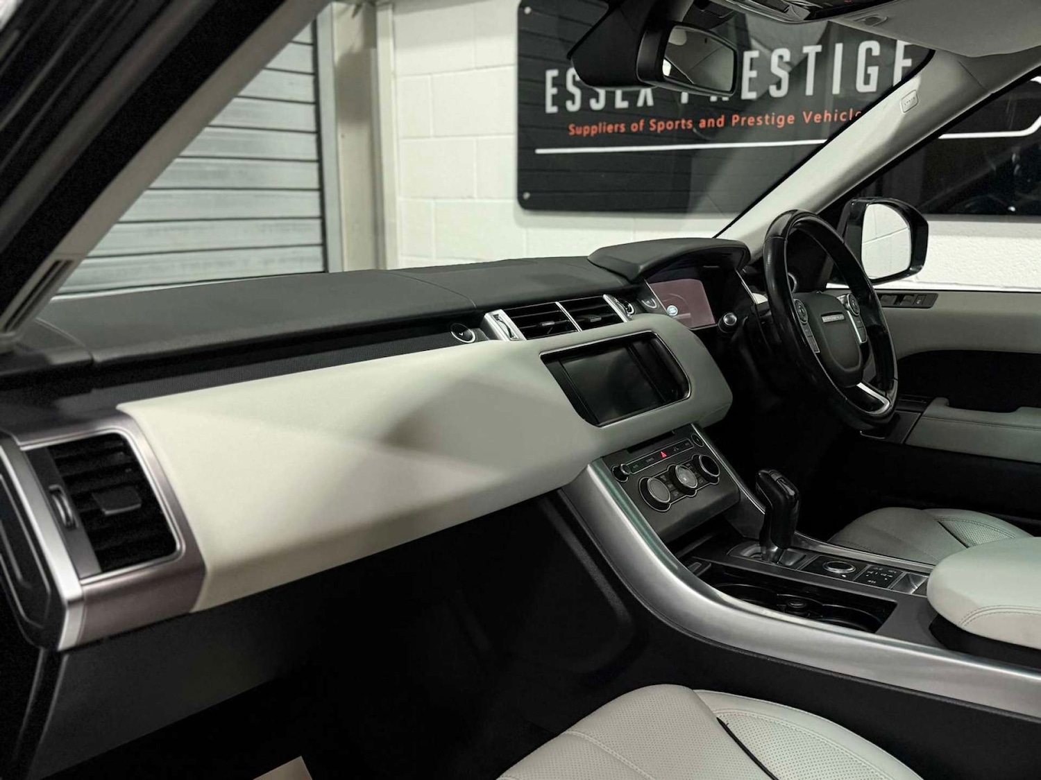 Used Land Rover Range Rover Sport 2016 for sale - 76659845: Photo 15