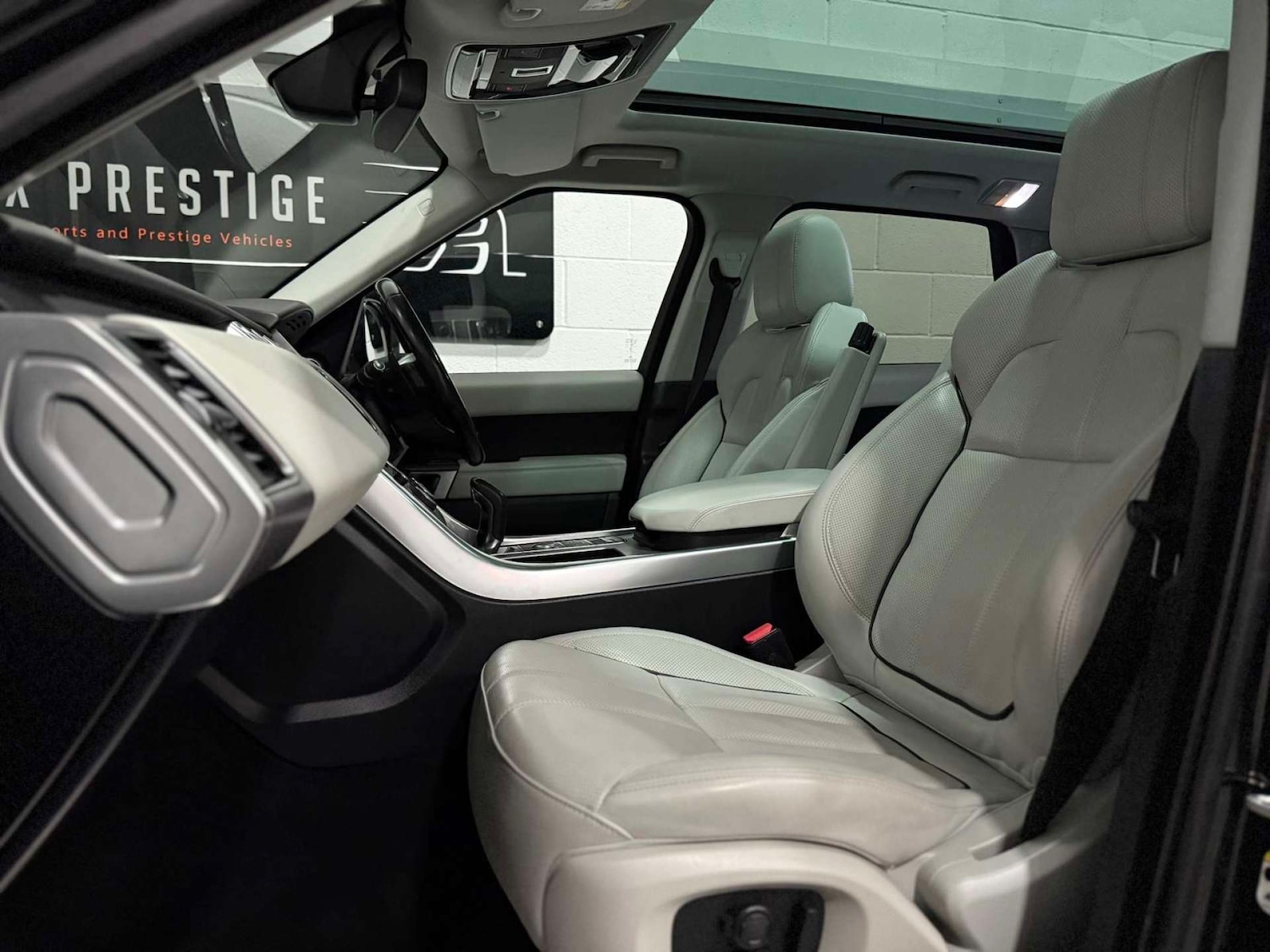 Used Land Rover Range Rover Sport 2016 for sale - 76659845: Photo 16