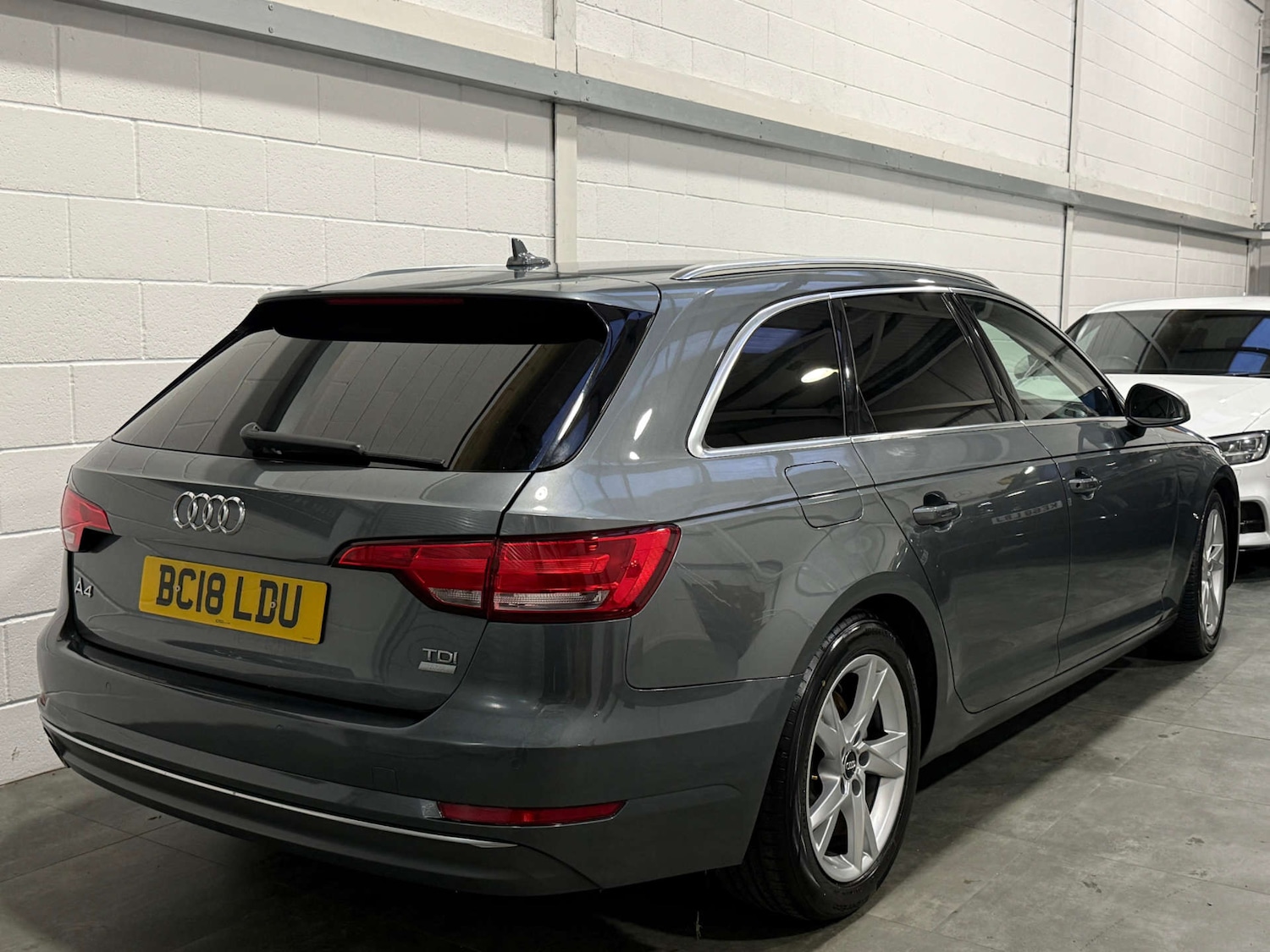 Used Audi A4 2018 for sale - 77315527: Photo 5