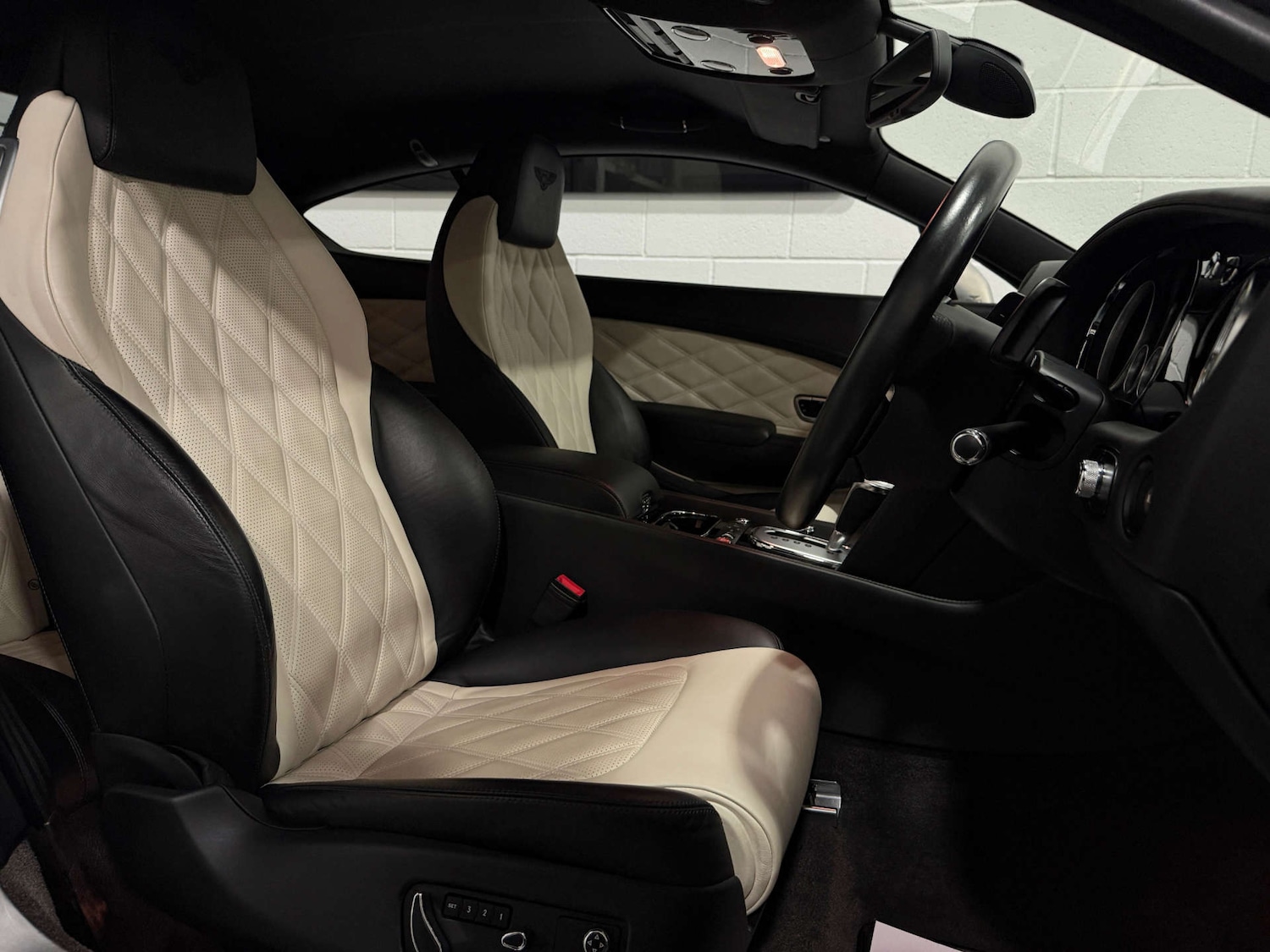 Used Bentley Continental 2012 for sale - 76931770: Photo 16