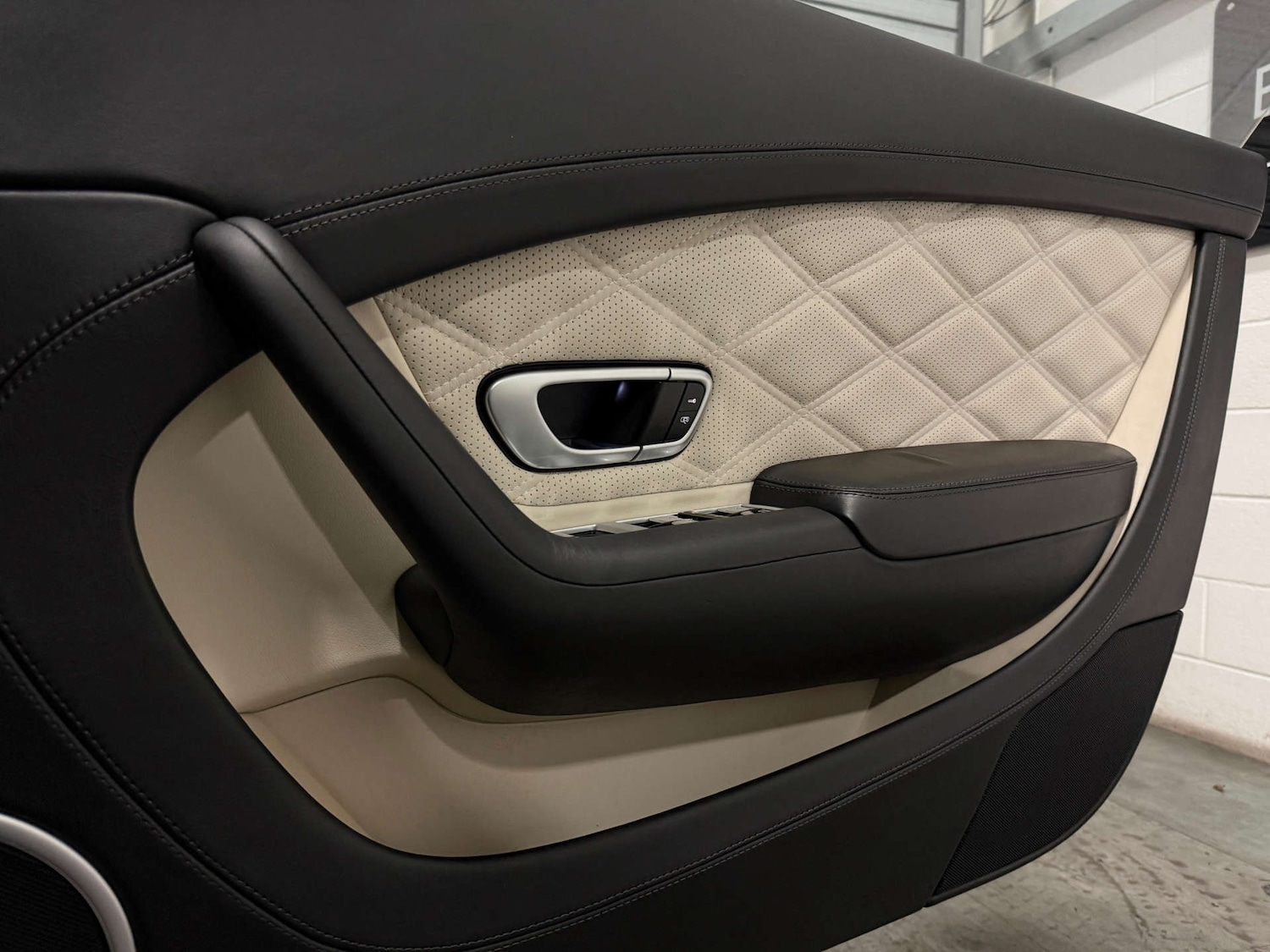 Used Bentley Continental 2012 for sale - 76931770: Photo 23