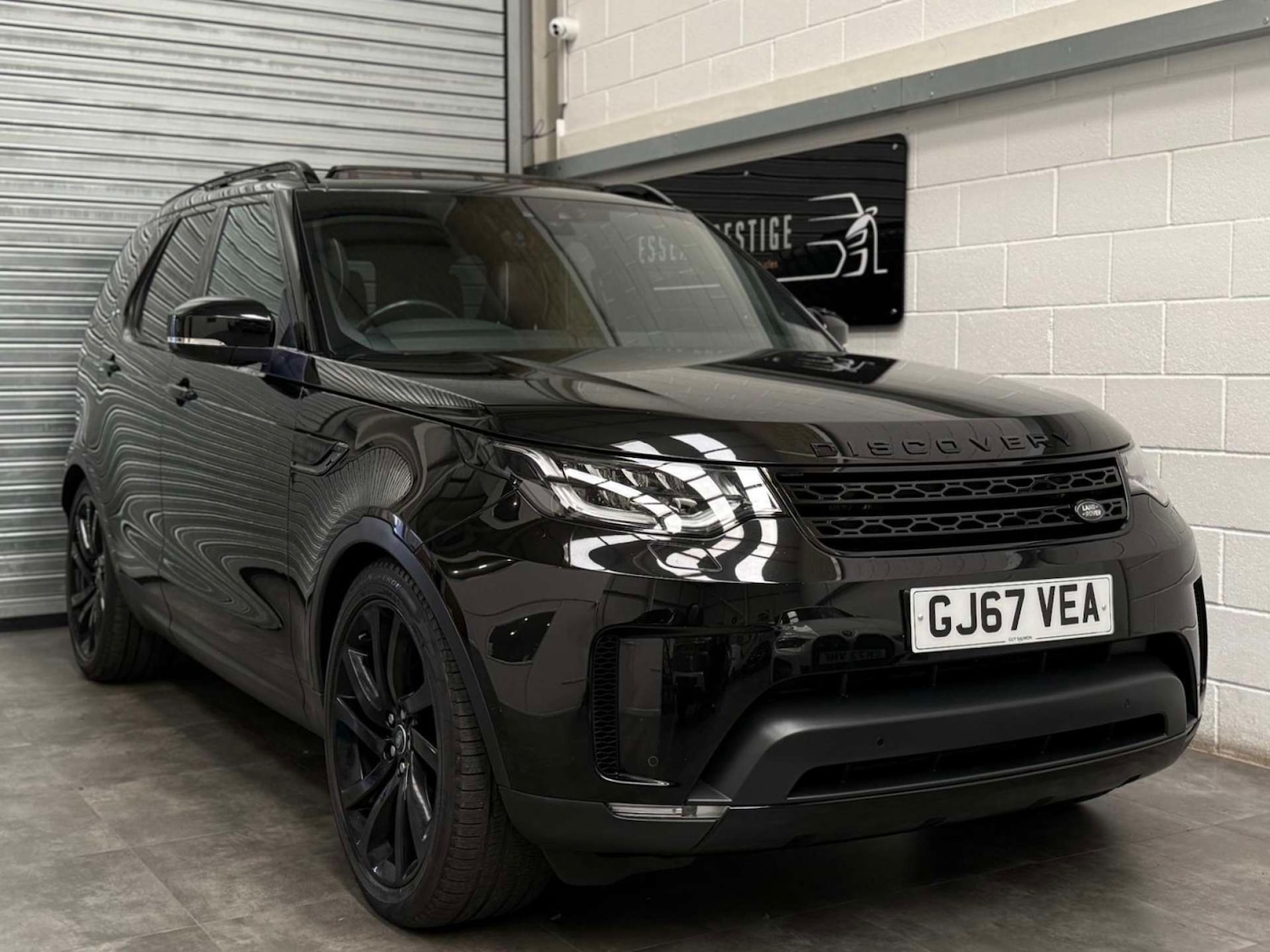Used Land Rover Discovery 2017 for sale - 76579681: Photo 1