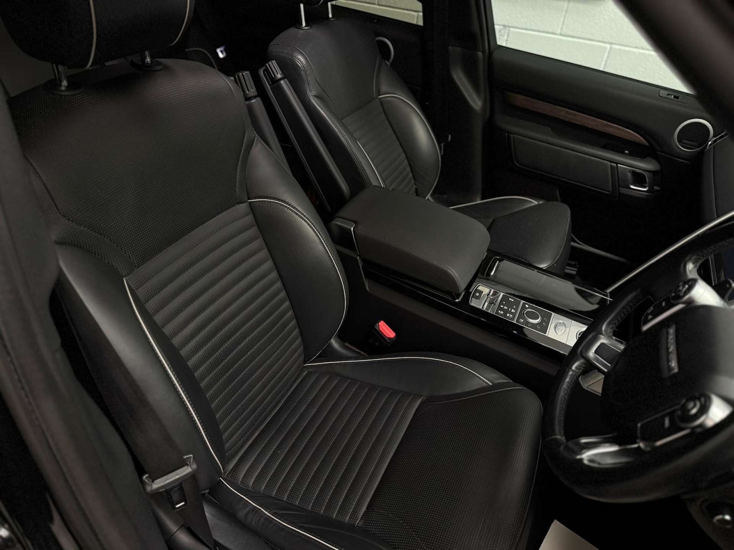 Used Land Rover Discovery 2017 for sale - 76579681: Photo 14