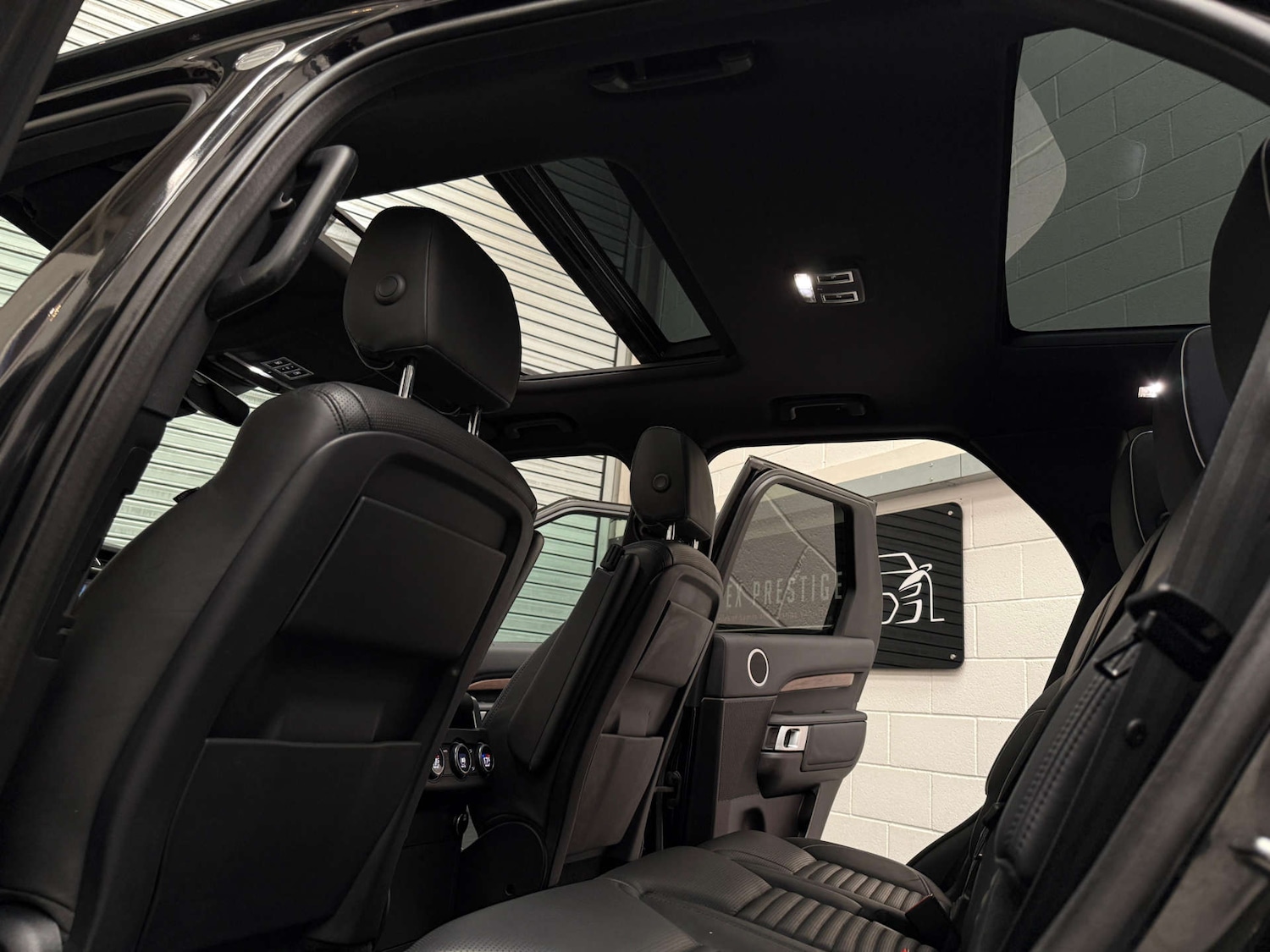 Used Land Rover Discovery 2017 for sale - 76579681: Photo 18