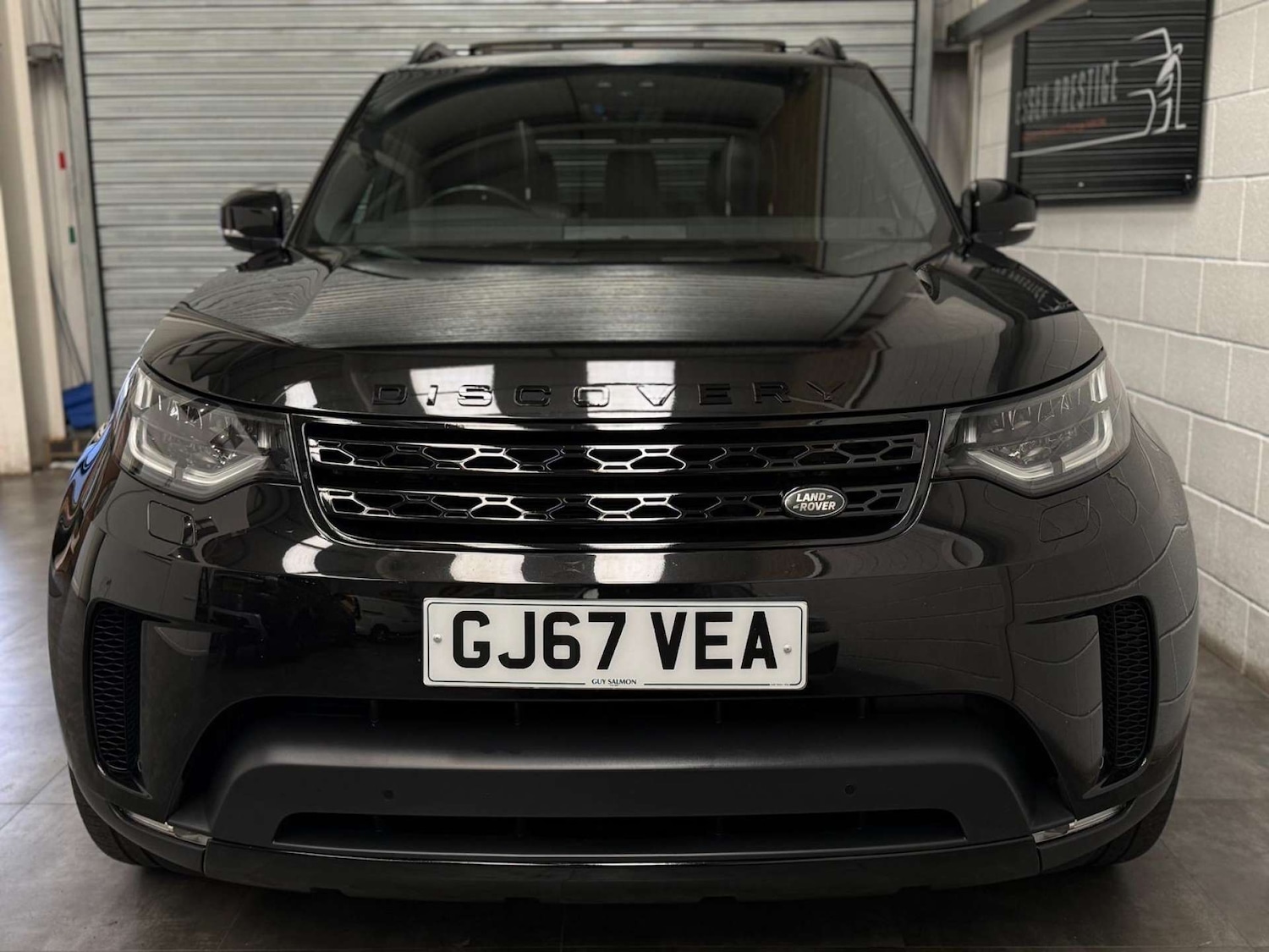 Used Land Rover Discovery 2017 for sale - 76579681: Photo 2