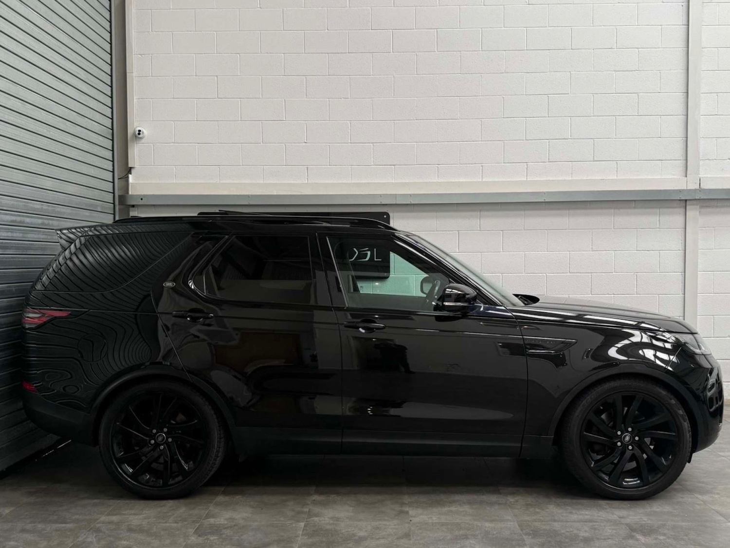 Used Land Rover Discovery 2017 for sale - 76579681: Photo 4