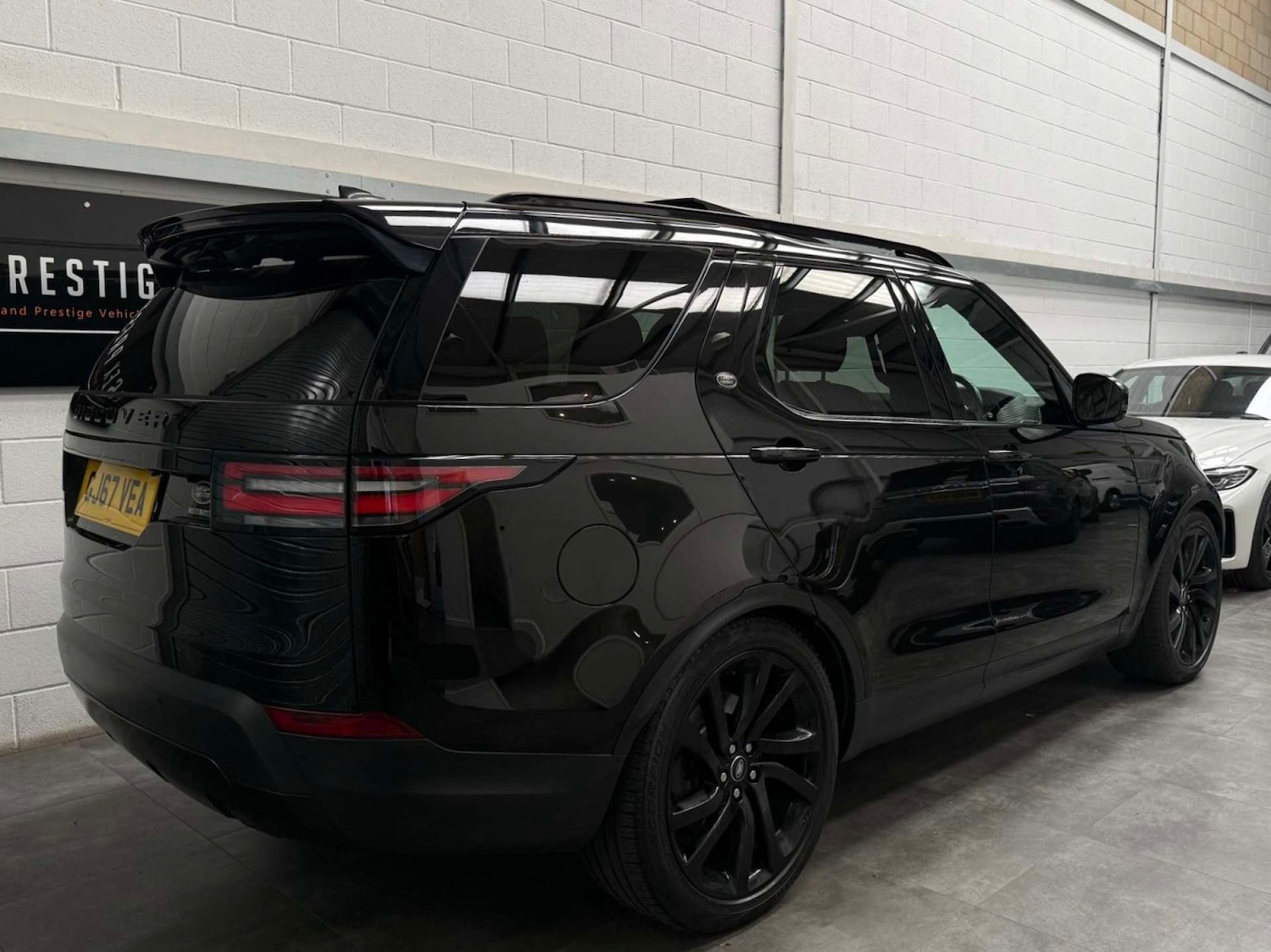 Used Land Rover Discovery 2017 for sale - 76579681: Photo 5