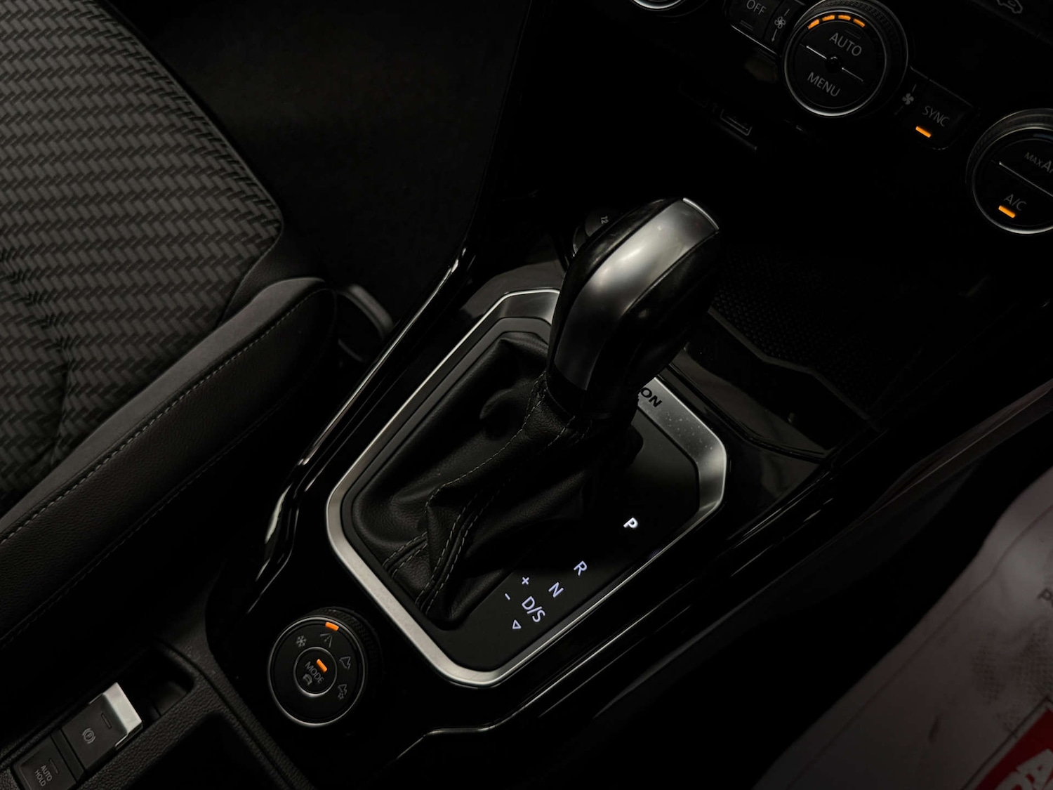 Used Volkswagen T-Roc 2019 for sale - 76277761: Photo 21