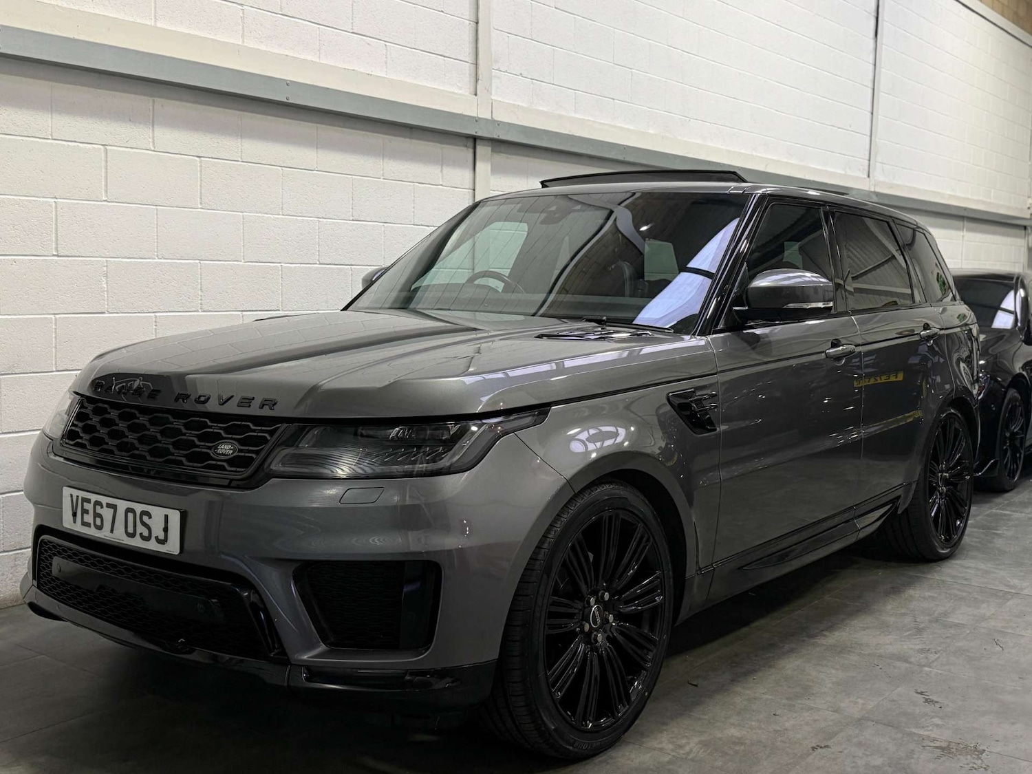 Used Land Rover Range Rover Sport 2017 for sale - 77967953: Photo 2