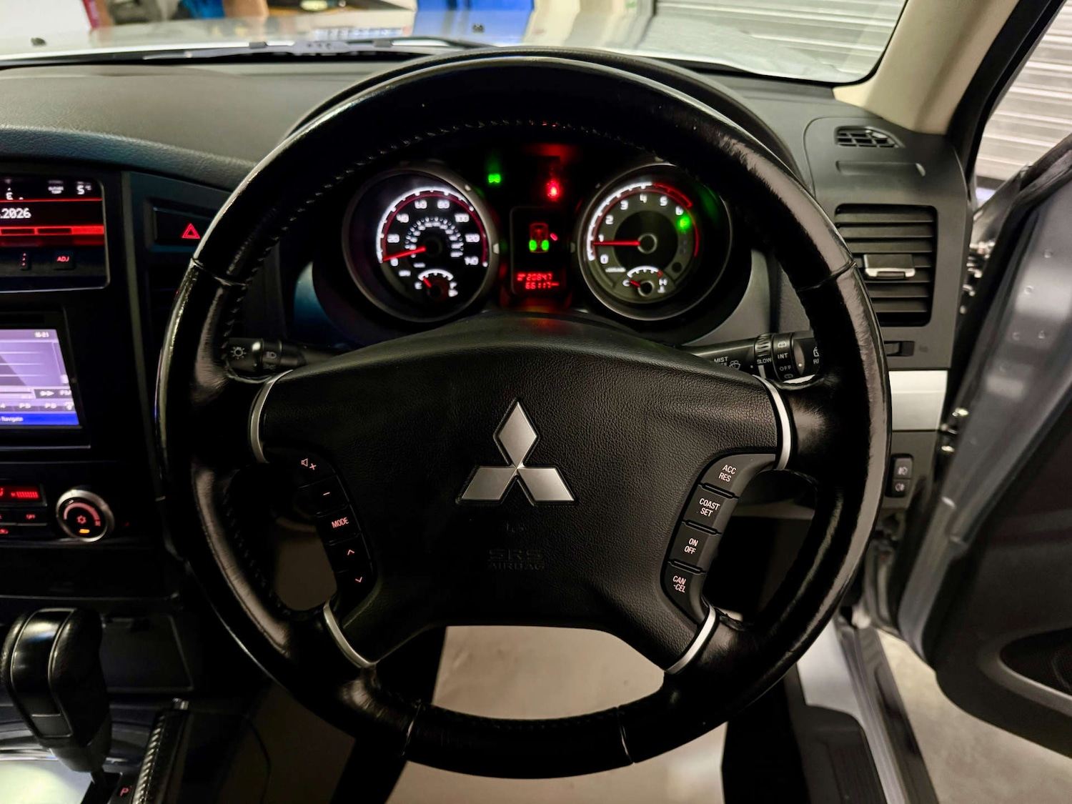 Used Mitsubishi Shogun 2014 for sale - 77125181: Photo 14