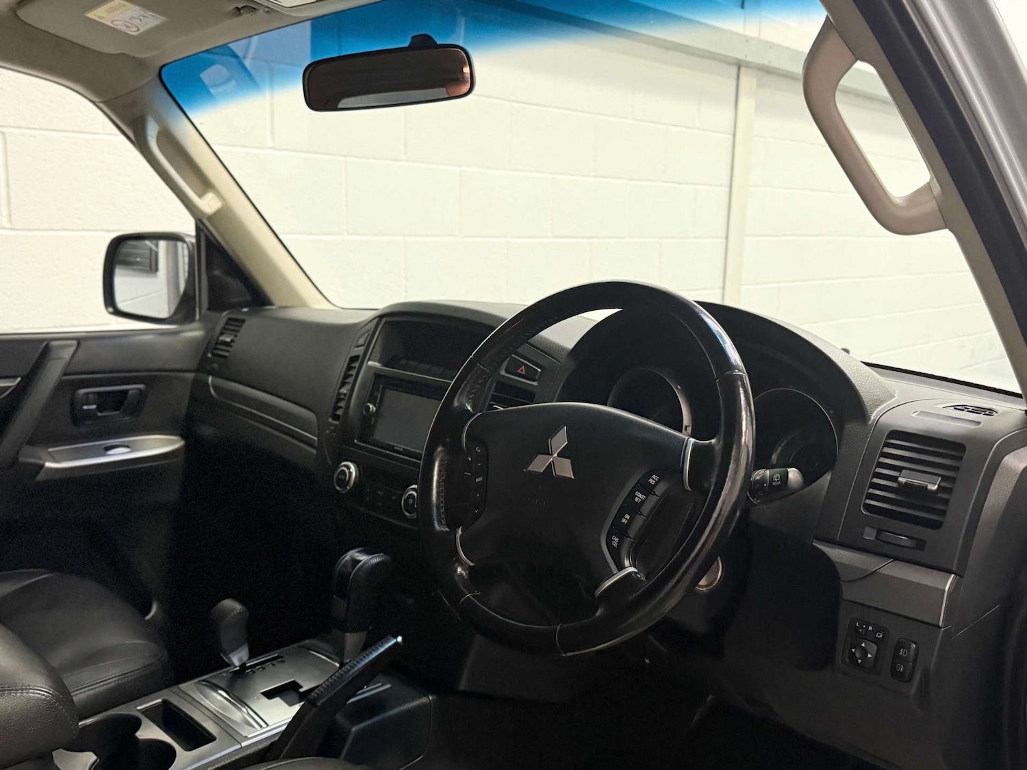 Used Mitsubishi Shogun 2014 for sale - 77125181: Photo 15