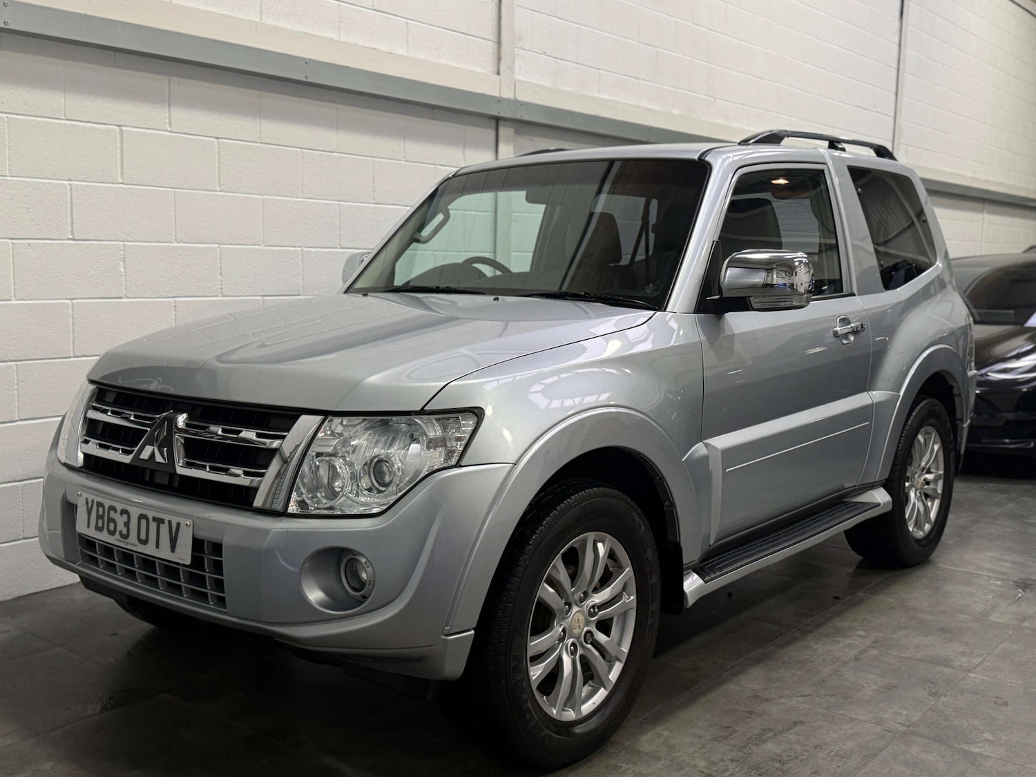 Used Mitsubishi Shogun 2014 for sale - 77125181: Photo 3