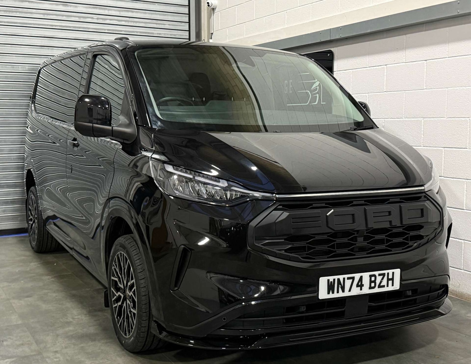 Used Ford Transit Custom 2024 for sale - 76469531: Photo 1