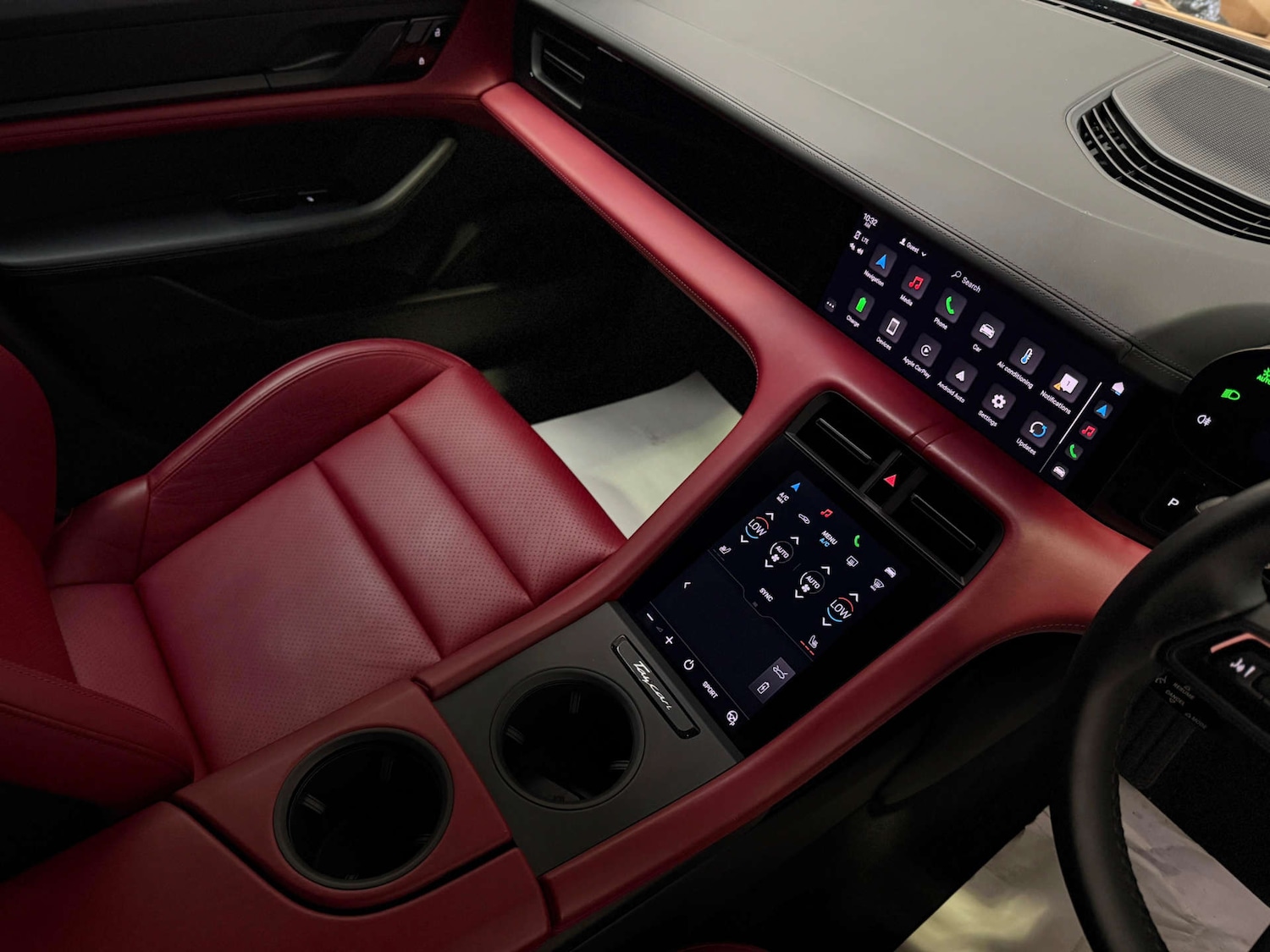 Used Porsche Taycan 2021 for sale - 76277822: Photo 21