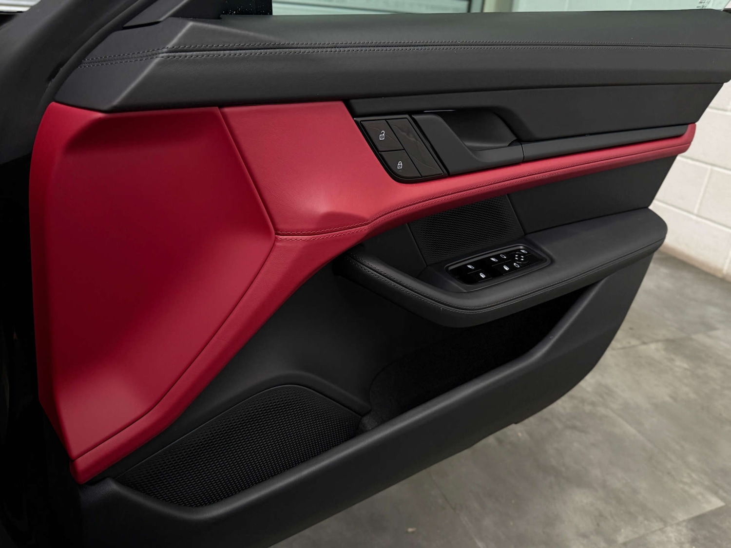 Used Porsche Taycan 2021 for sale - 76277822: Photo 23