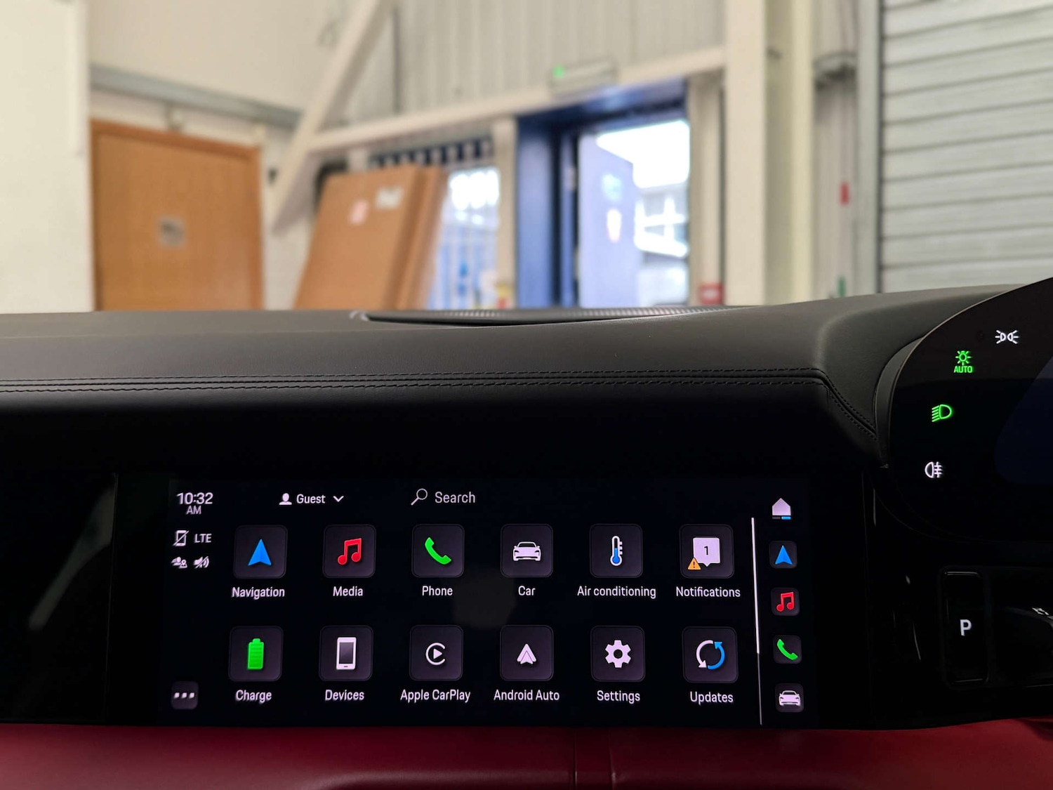 Used Porsche Taycan 2021 for sale - 76277822: Photo 24