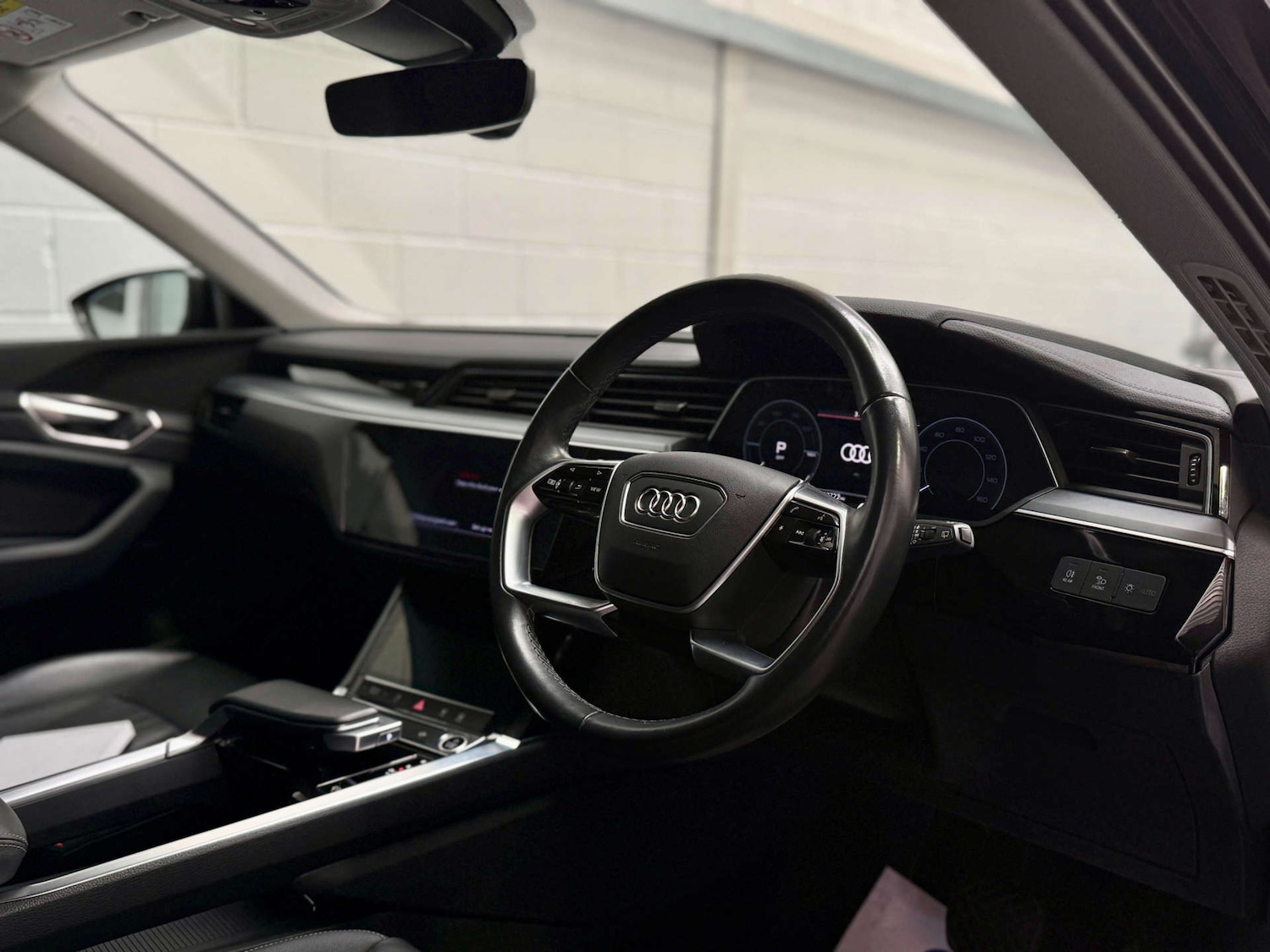 Used Audi Q8 e-tron 2023 for sale - 78088762: Photo 15