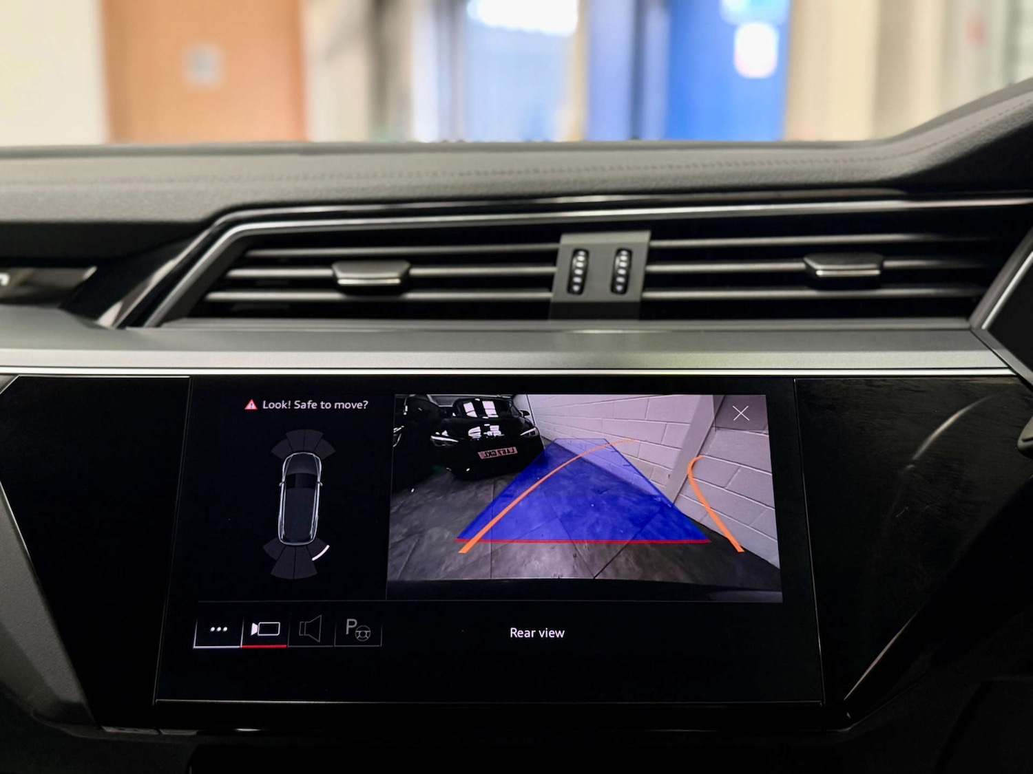 Used Audi Q8 e-tron 2023 for sale - 78088762: Photo 22