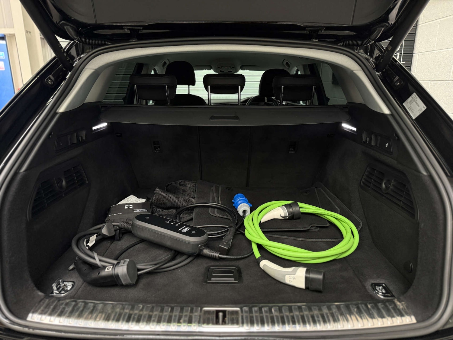 Used Audi Q8 e-tron 2023 for sale - 78088762: Photo 26